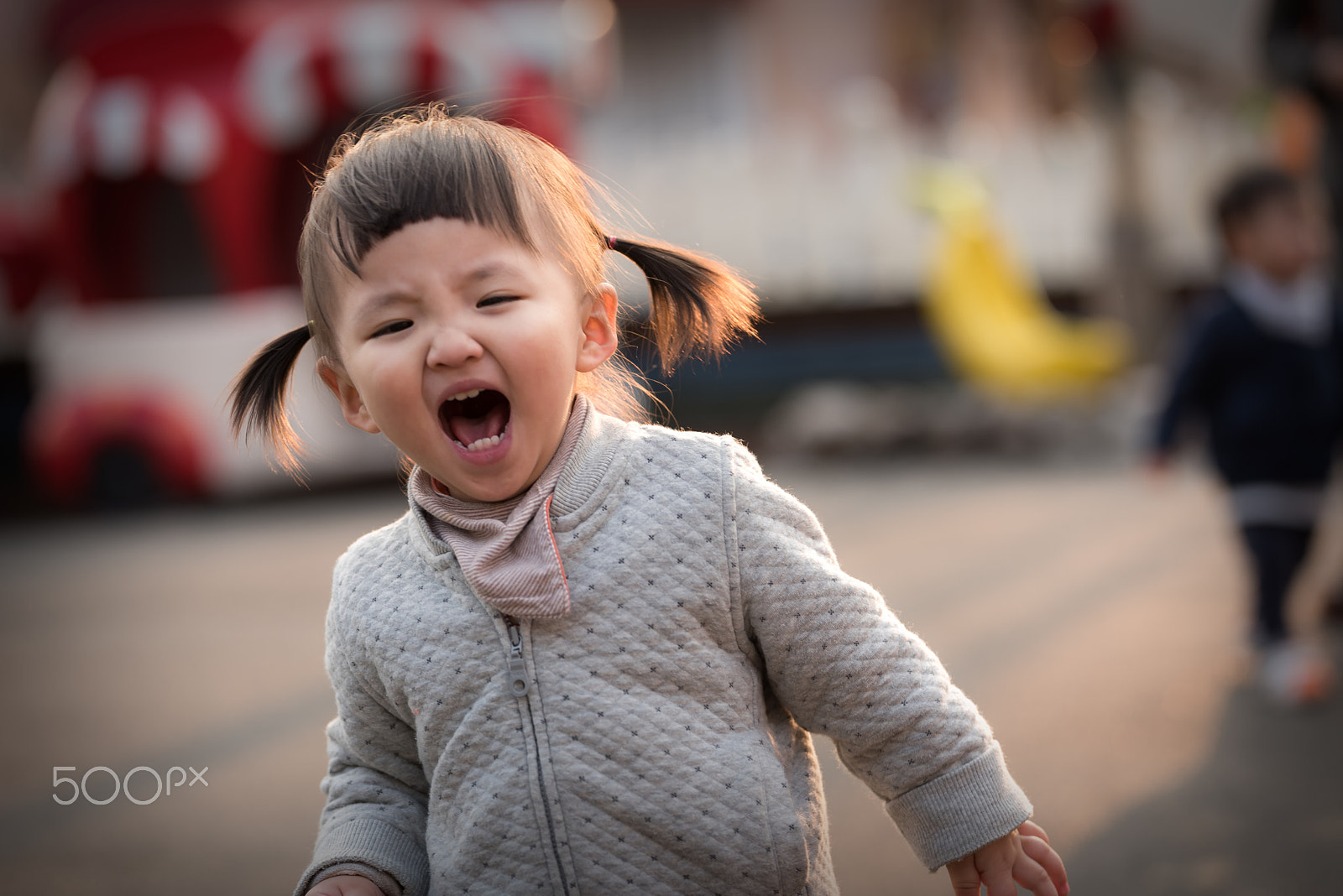 Nikon D750 + Sigma 105mm F2.8 EX DG Macro sample photo. Daughter photography