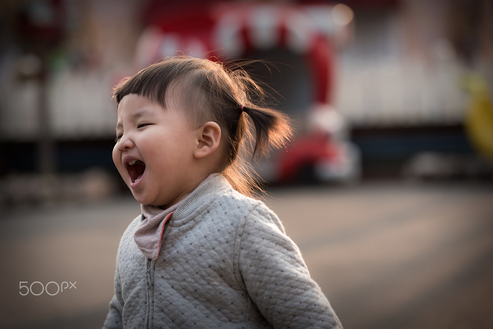 Nikon D750 + Sigma 105mm F2.8 EX DG Macro sample photo. Daughter photography