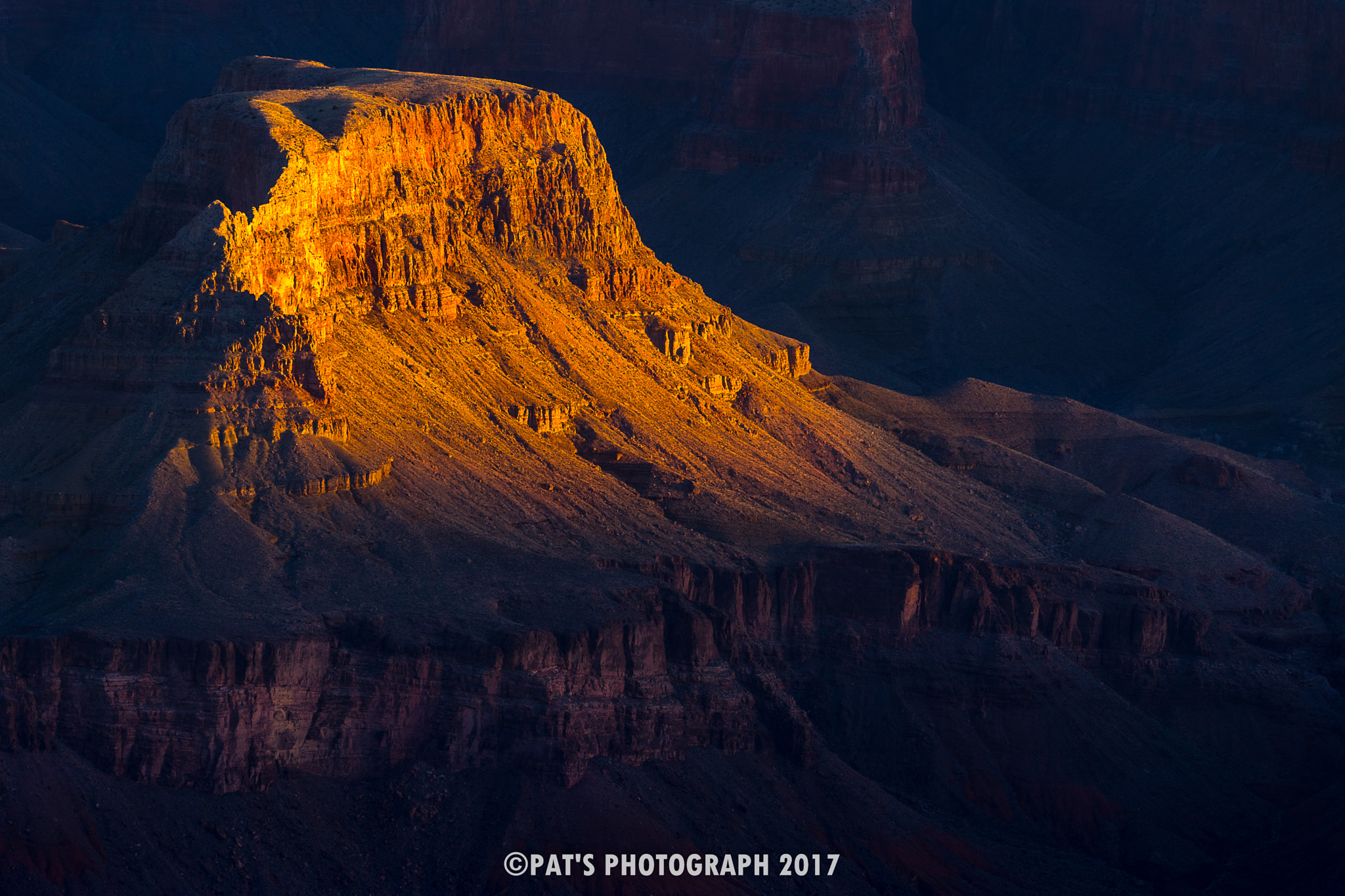 Sony a7 + Sony FE 70-200mm F4 G OSS sample photo. Grand canyon first light photography