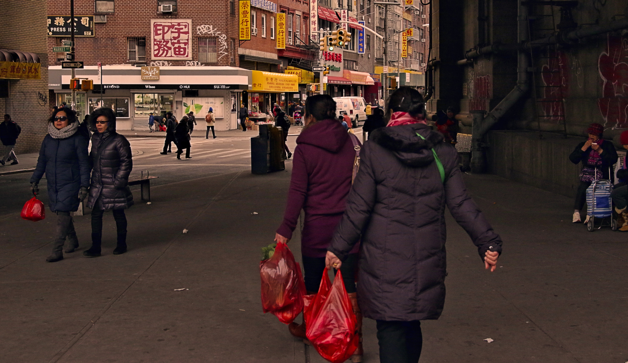 Pentax K-3 II sample photo. Division street under the manhattan bridge (crop) photography