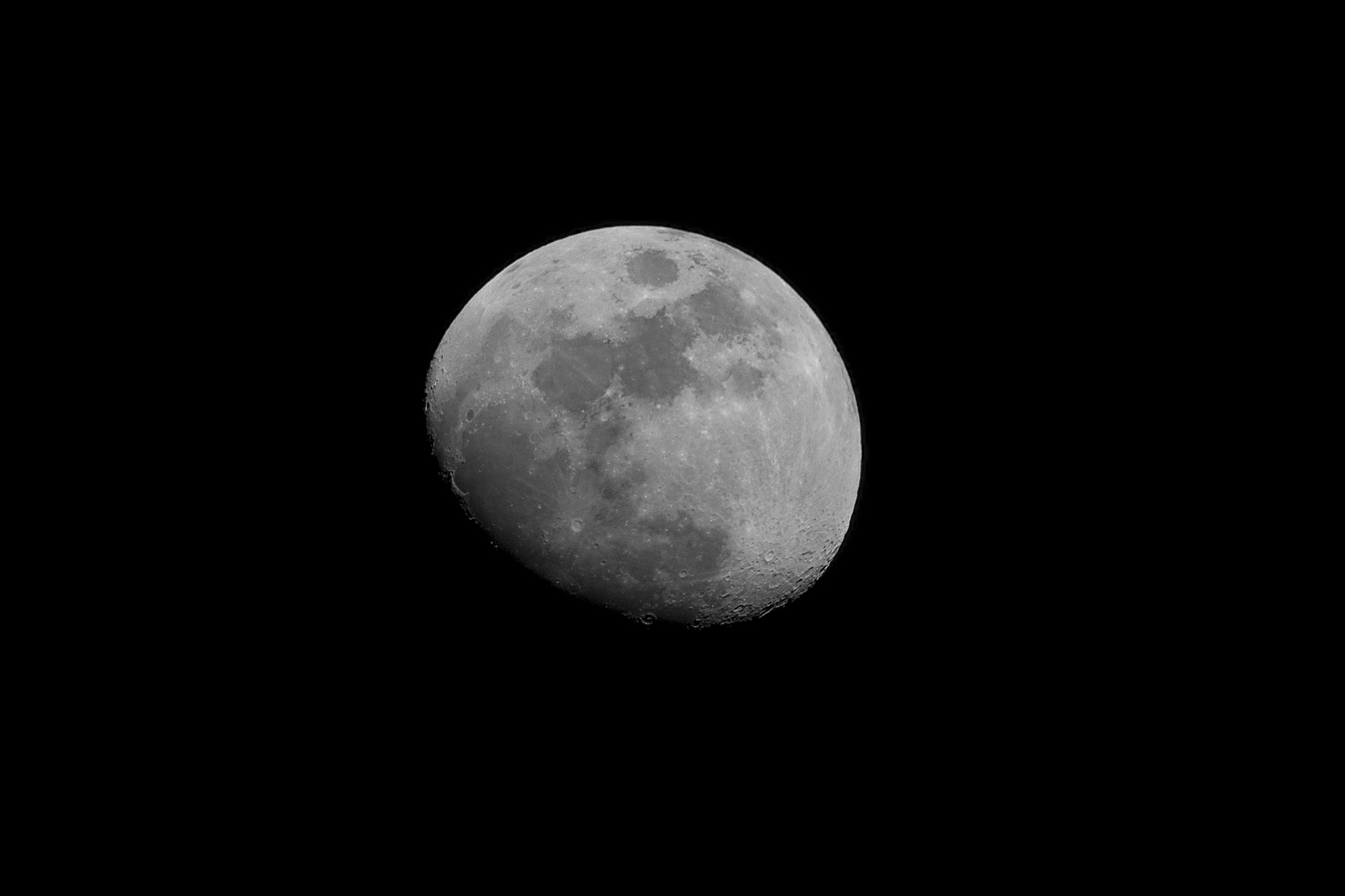 Canon EF 75-300mm f/4-5.6 USM sample photo. The moon photography