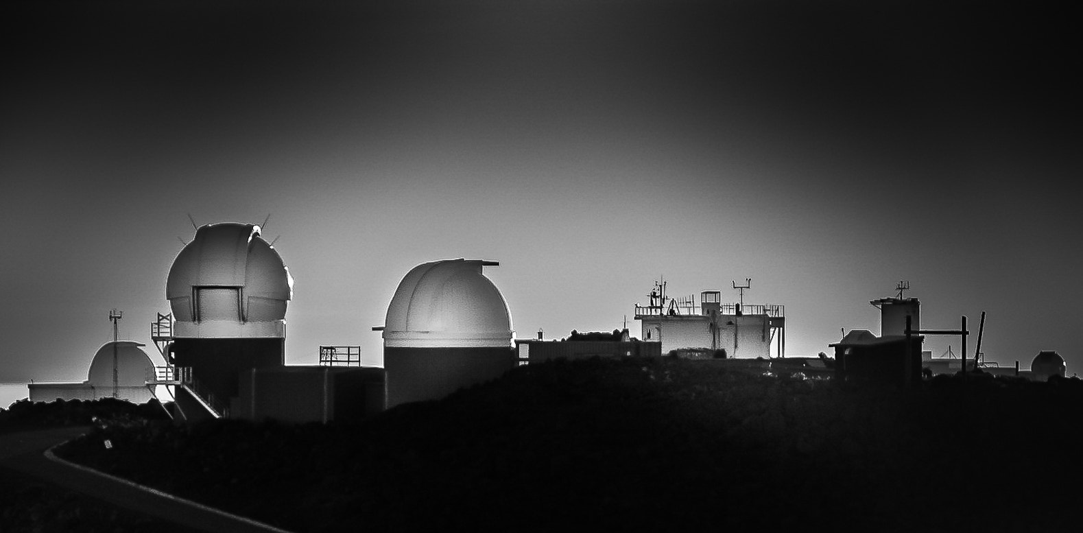 Nikon E8700 sample photo. Haleakala observatory i photography