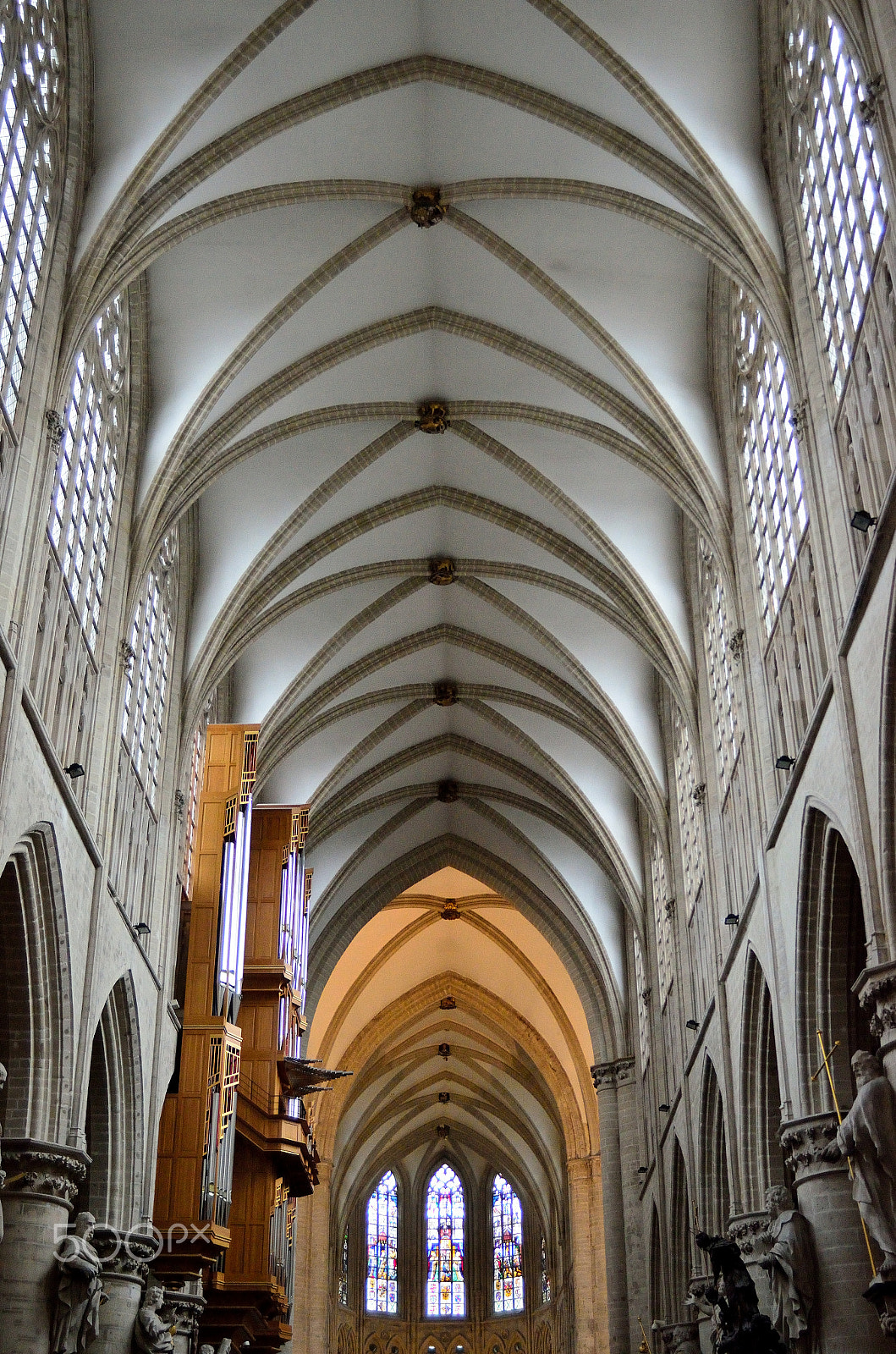 AF Zoom-Nikkor 28-80mm f/3.5-5.6D sample photo. St. michael and st. gudula church photography
