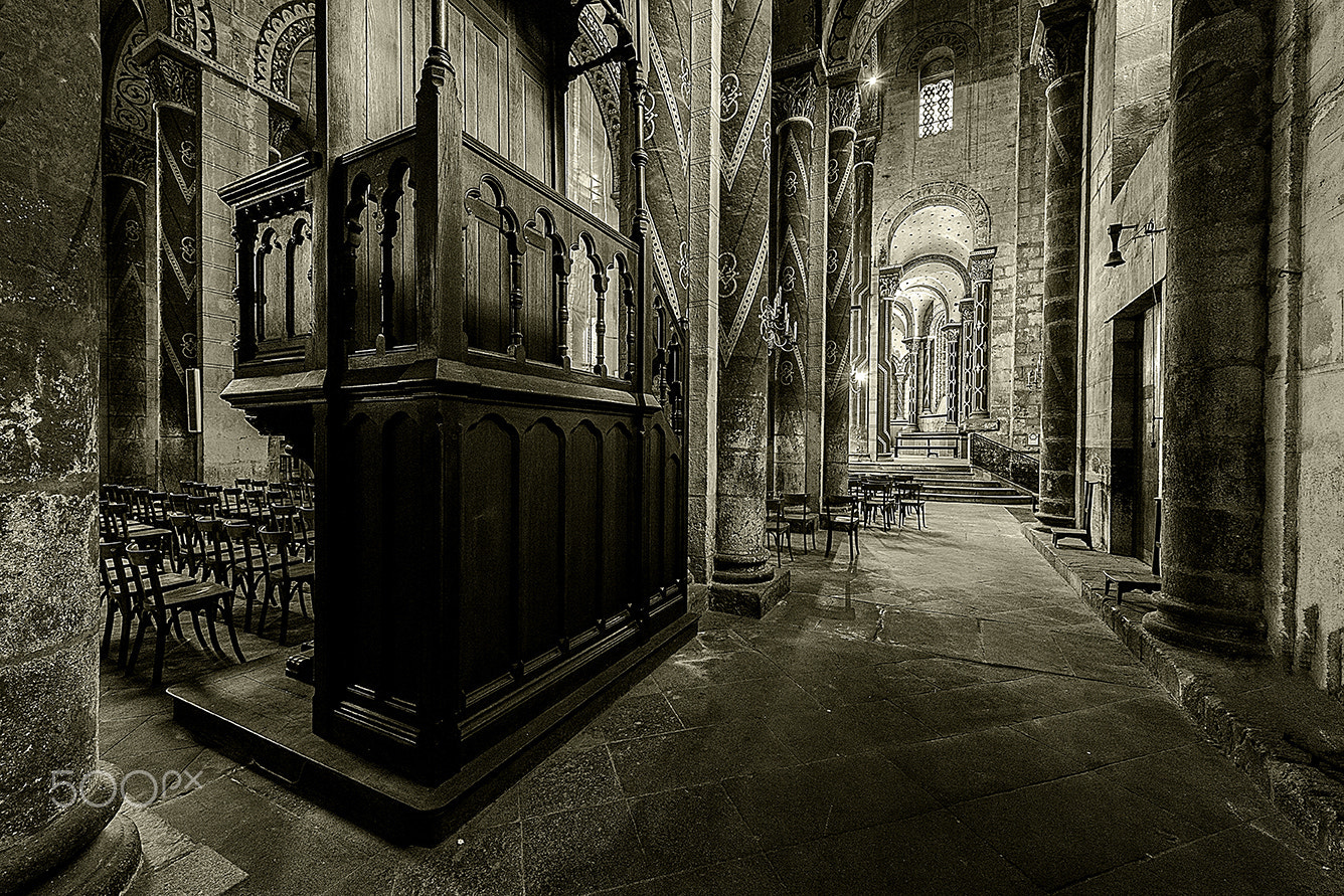 Nikon AF-S Nikkor 14-24mm F2.8G ED sample photo. Issoire photography