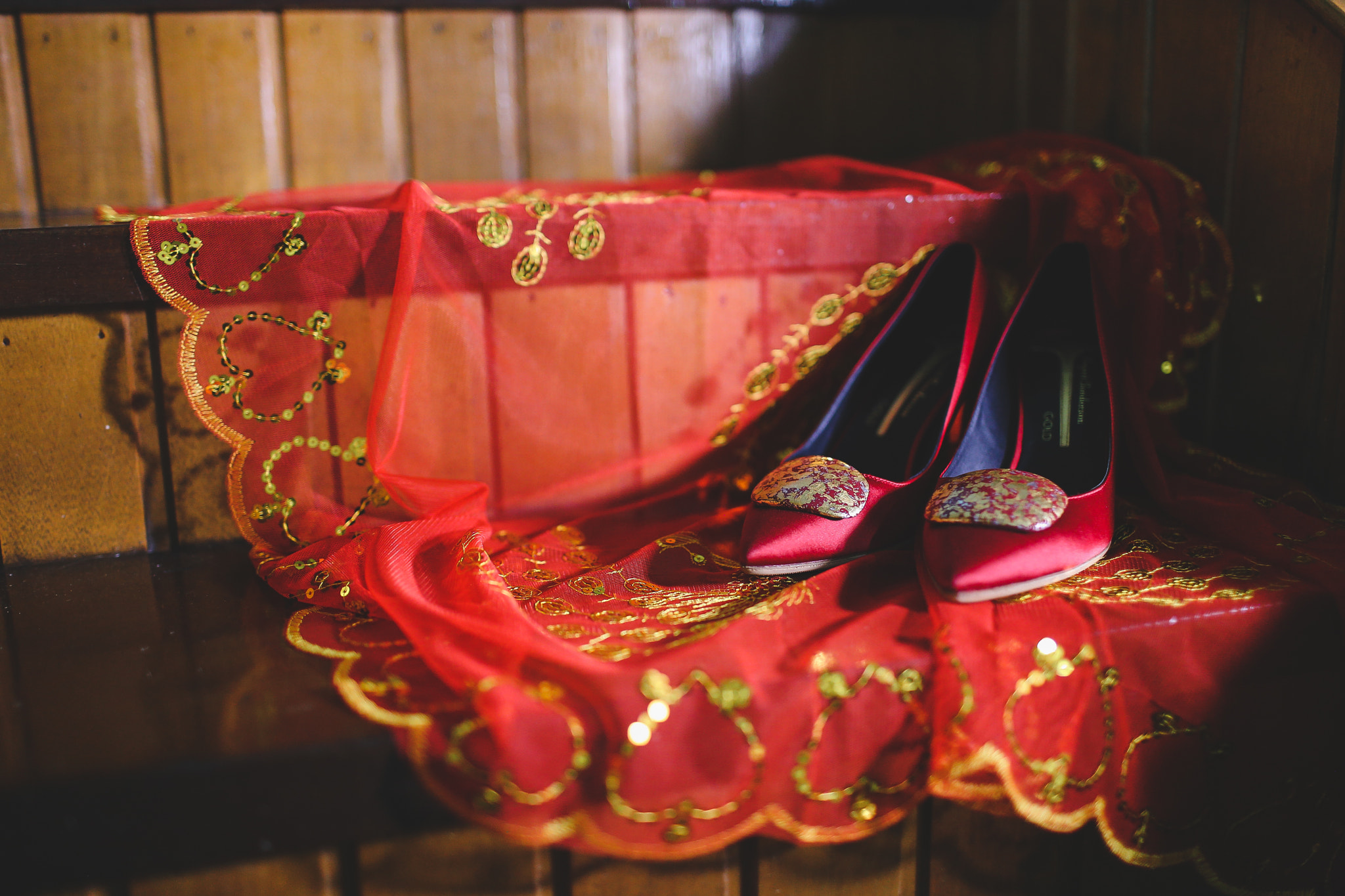 Canon EOS 6D + Canon EF 35mm F1.4L USM sample photo. Cy&wh wedding photography