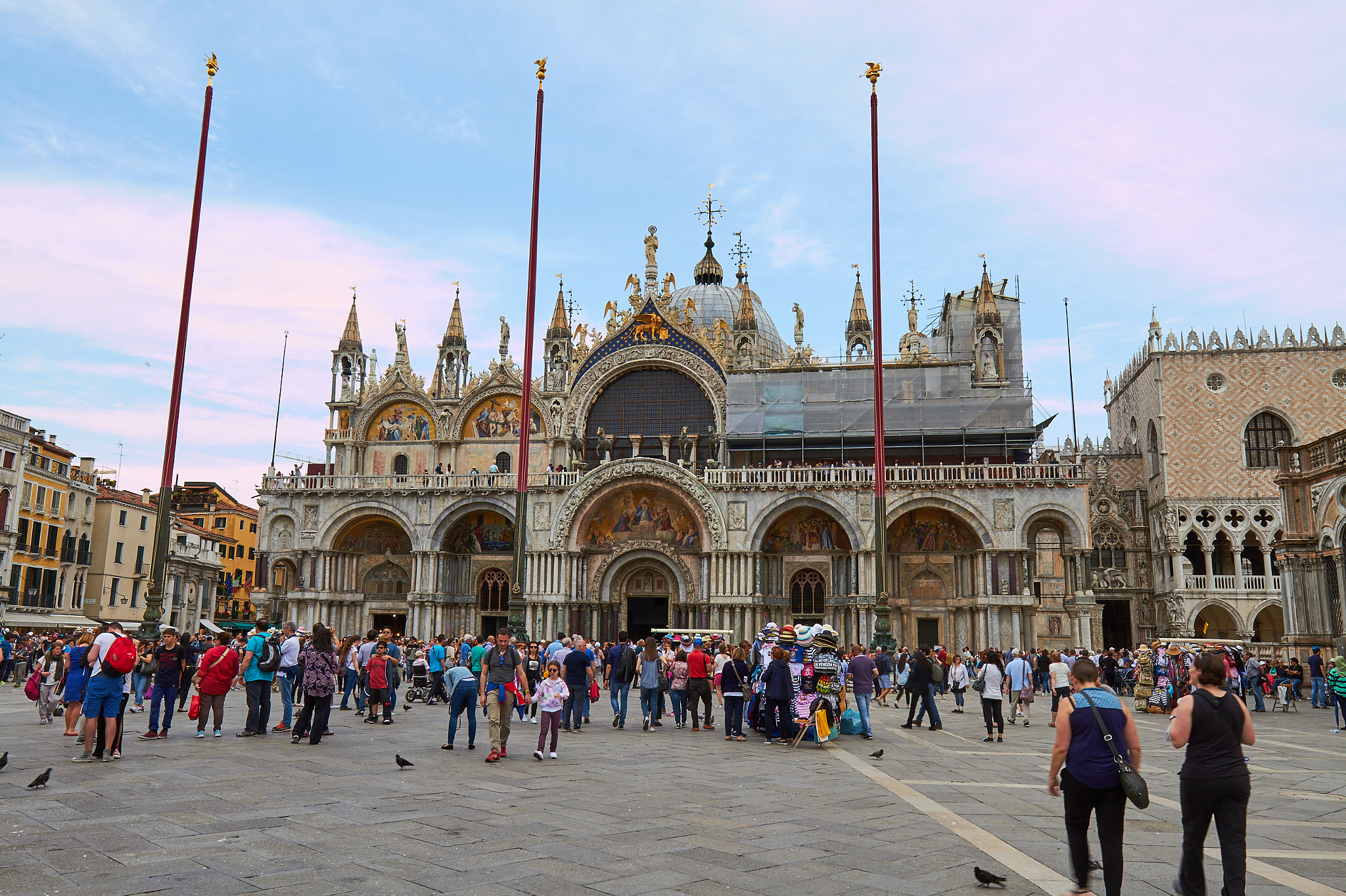 Canon EF 16-35mm F4L IS USM sample photo. Piazza san marco photography