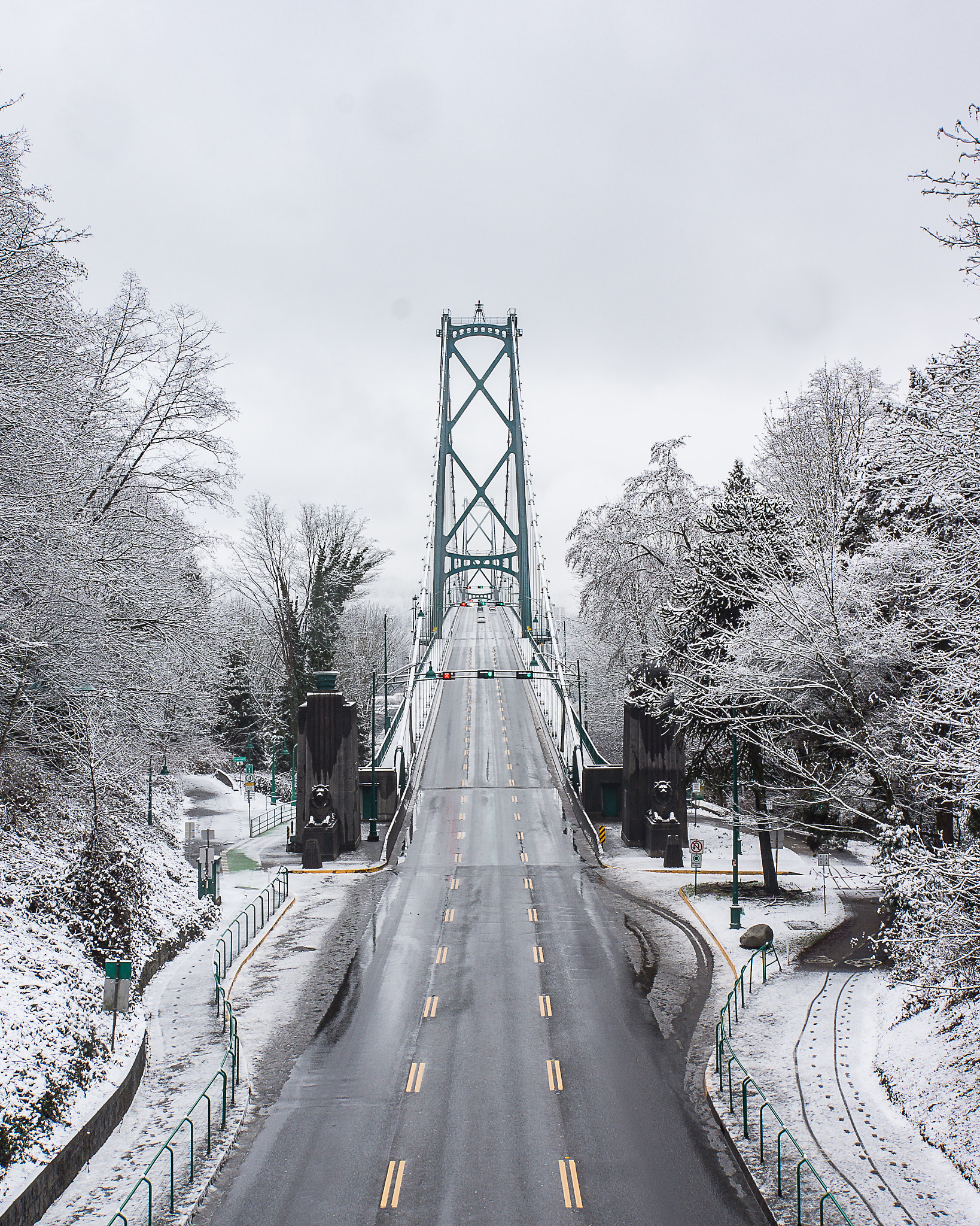 Sony Alpha NEX-7 + Sony E 18-200mm F3.5-6.3 OSS LE sample photo. Winter bridge photography