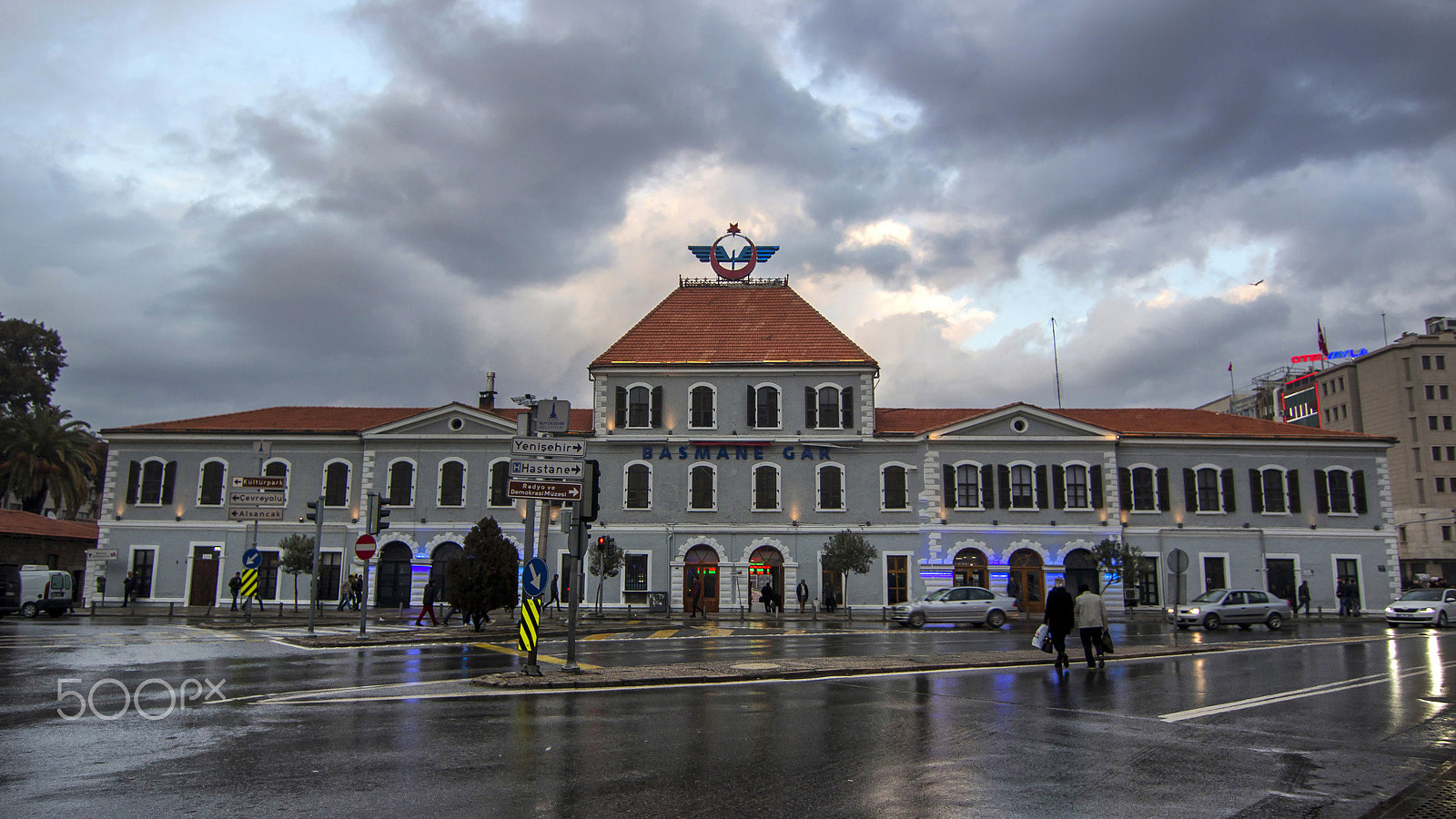 Canon EOS 100D (EOS Rebel SL1 / EOS Kiss X7) sample photo. Basmane railway station photography