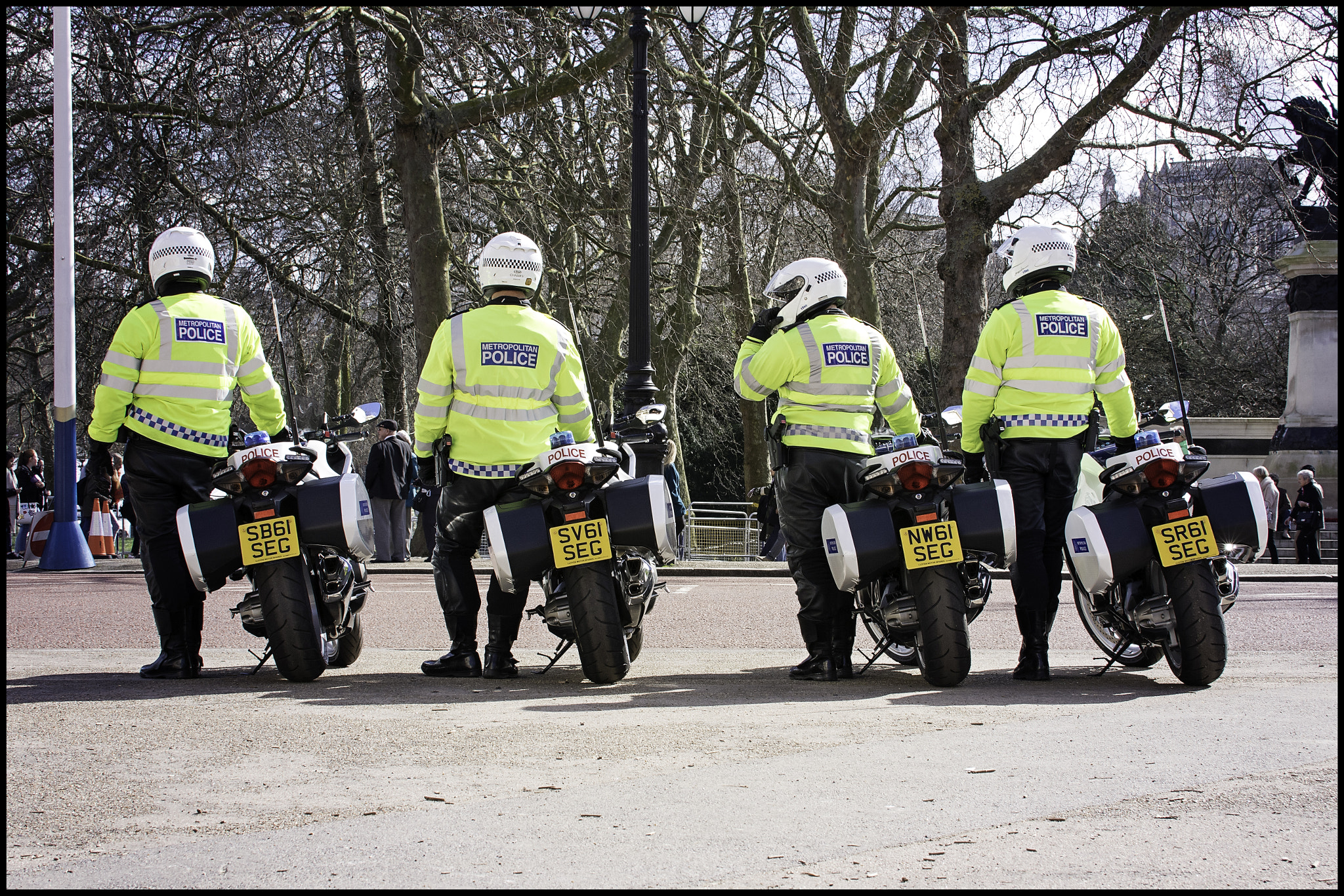 Sigma 50-100mm F1.8 DC HSM Art sample photo. Dismounted police photography