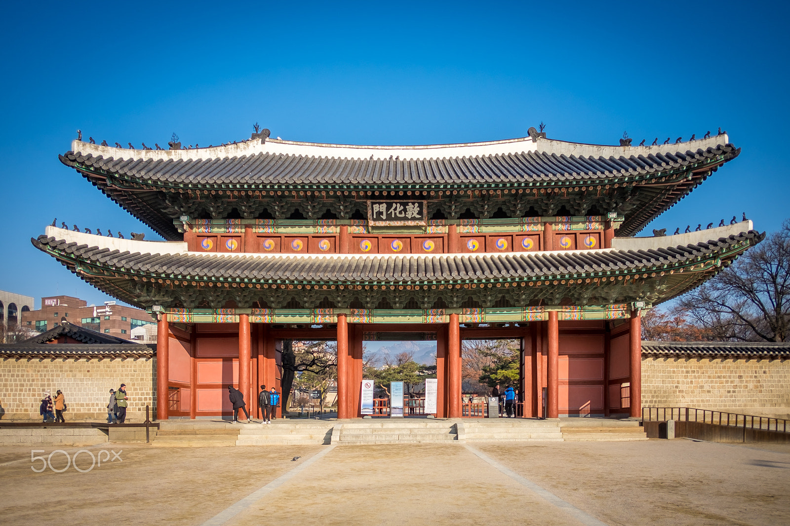 Fujifilm X-T10 + Fujifilm XF 18mm F2 R sample photo. Changdeokgung palace. south korea photography