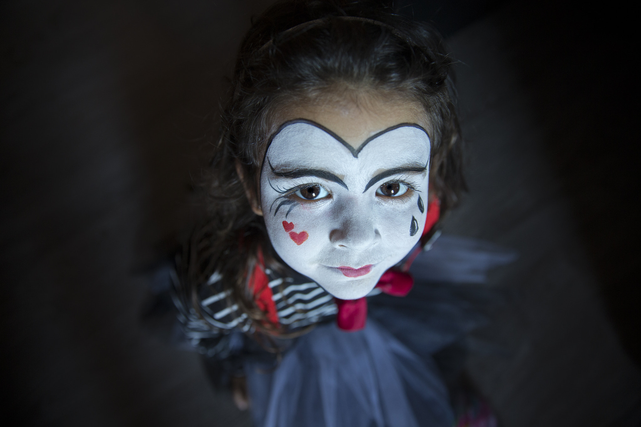 Canon EOS-1D X sample photo. Toledo, spain, four years girl makeup and disguised as clown photography
