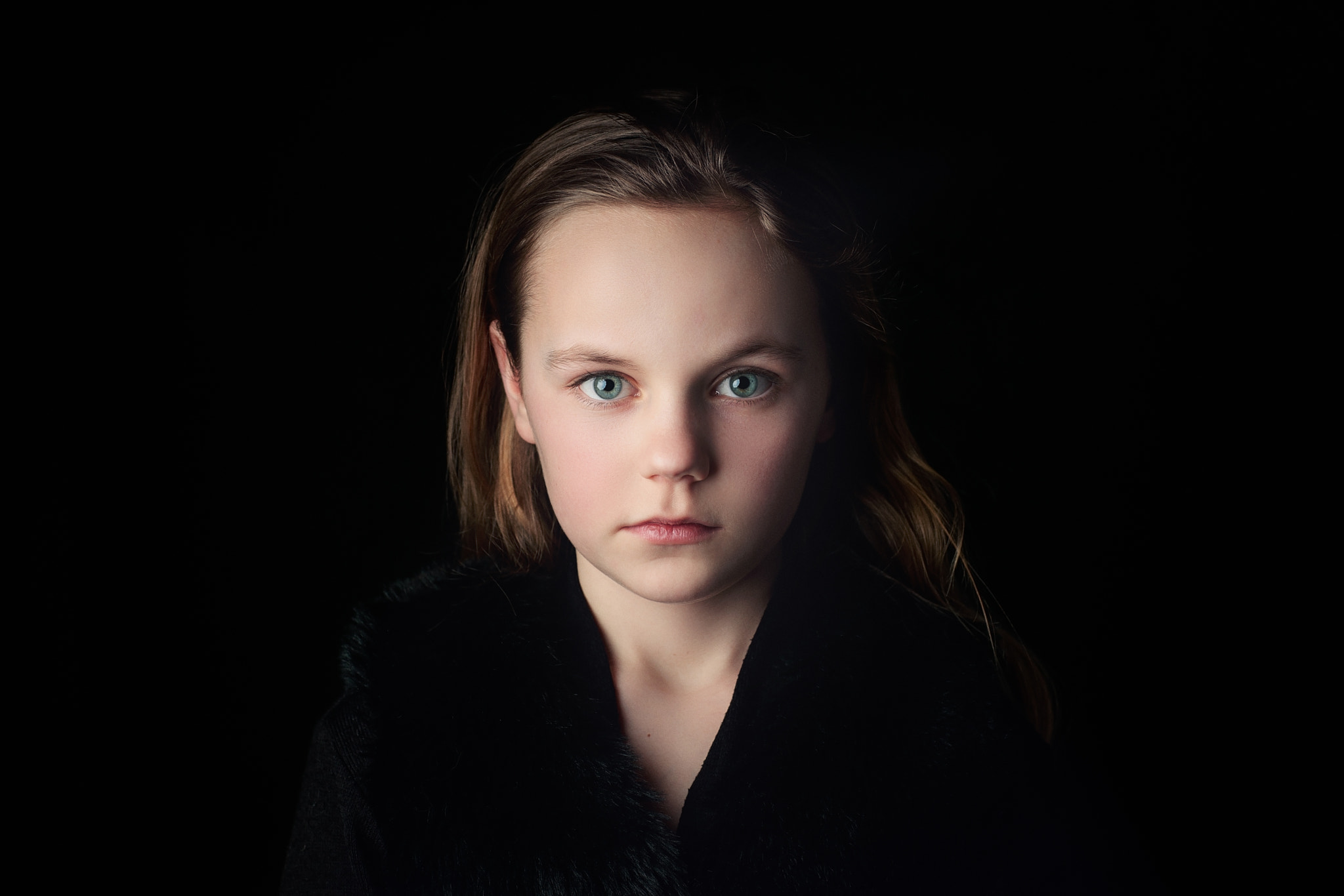 Canon EF 85mm F1.2L II USM sample photo. From the dark photography