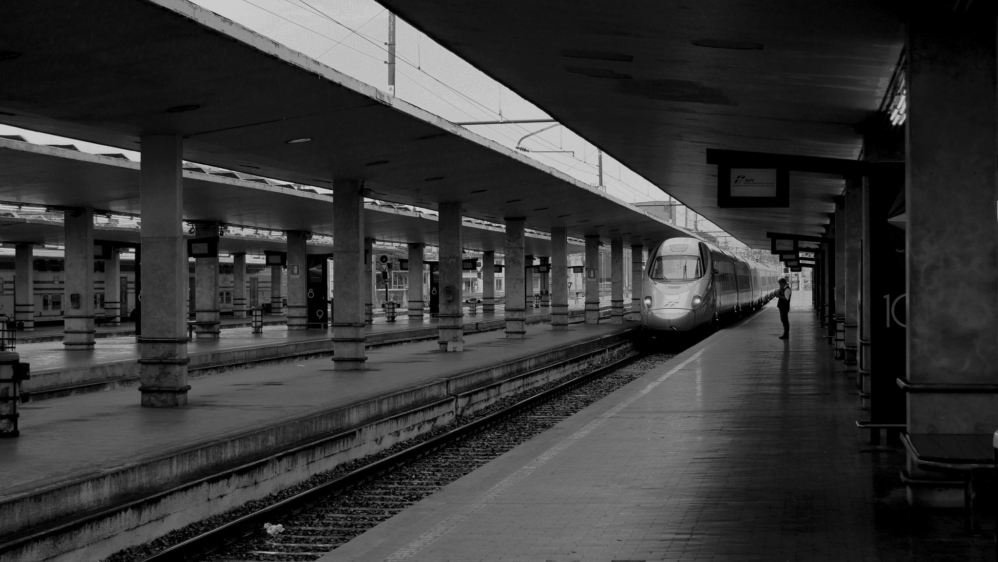 Sony Alpha DSLR-A550 + Sony DT 18-55mm F3.5-5.6 SAM sample photo. Firenze s.m.n. stazione, it. photography