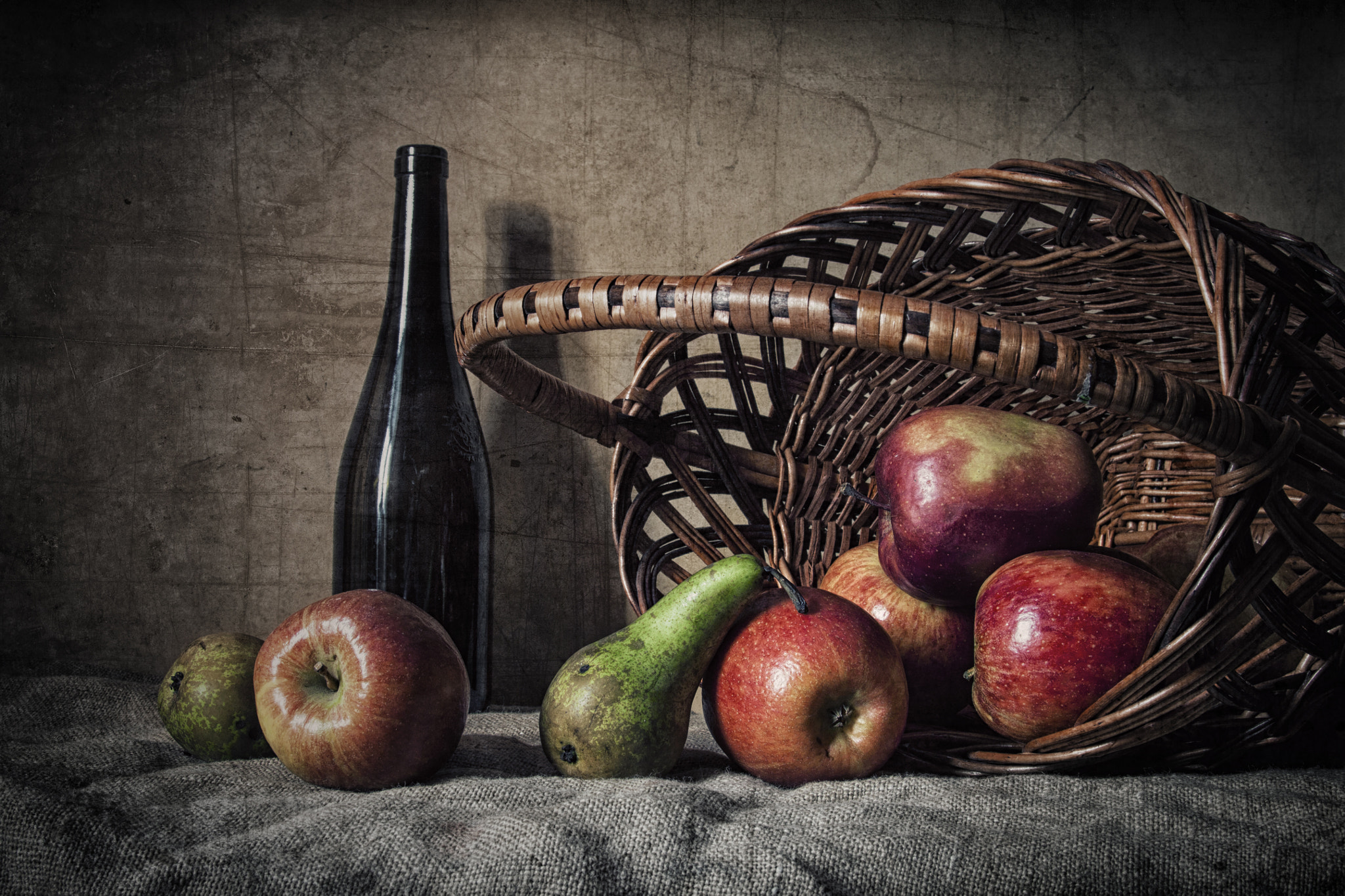 Canon EOS 50D + Canon EF 24-105mm F4L IS USM sample photo. Basket with apples photography