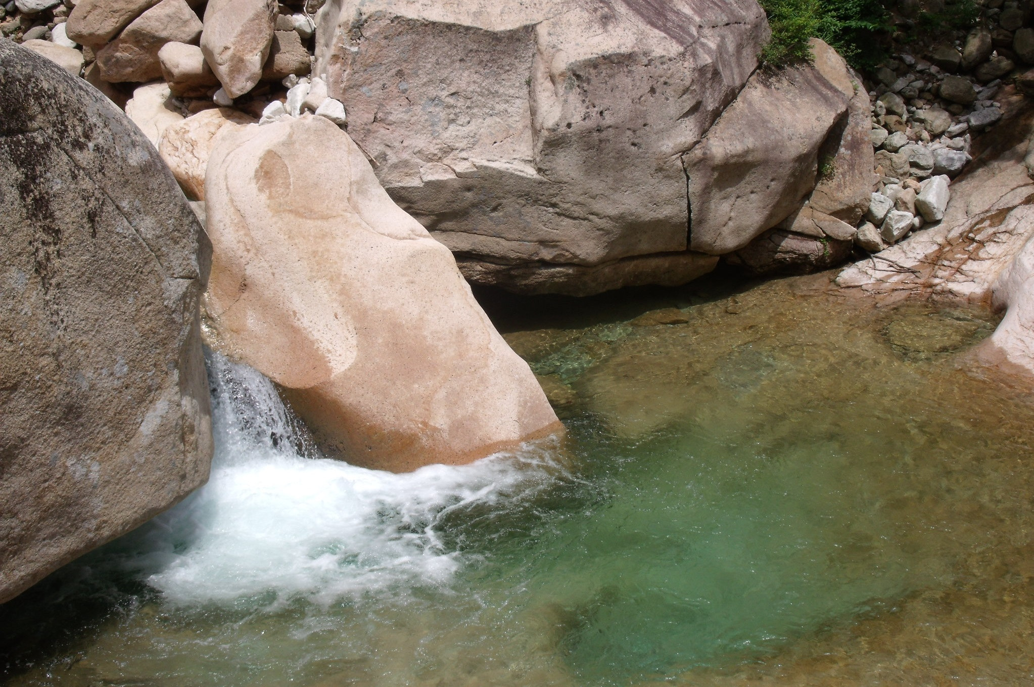 Fujifilm FinePix J110W sample photo. Jujeongol valley in july photography