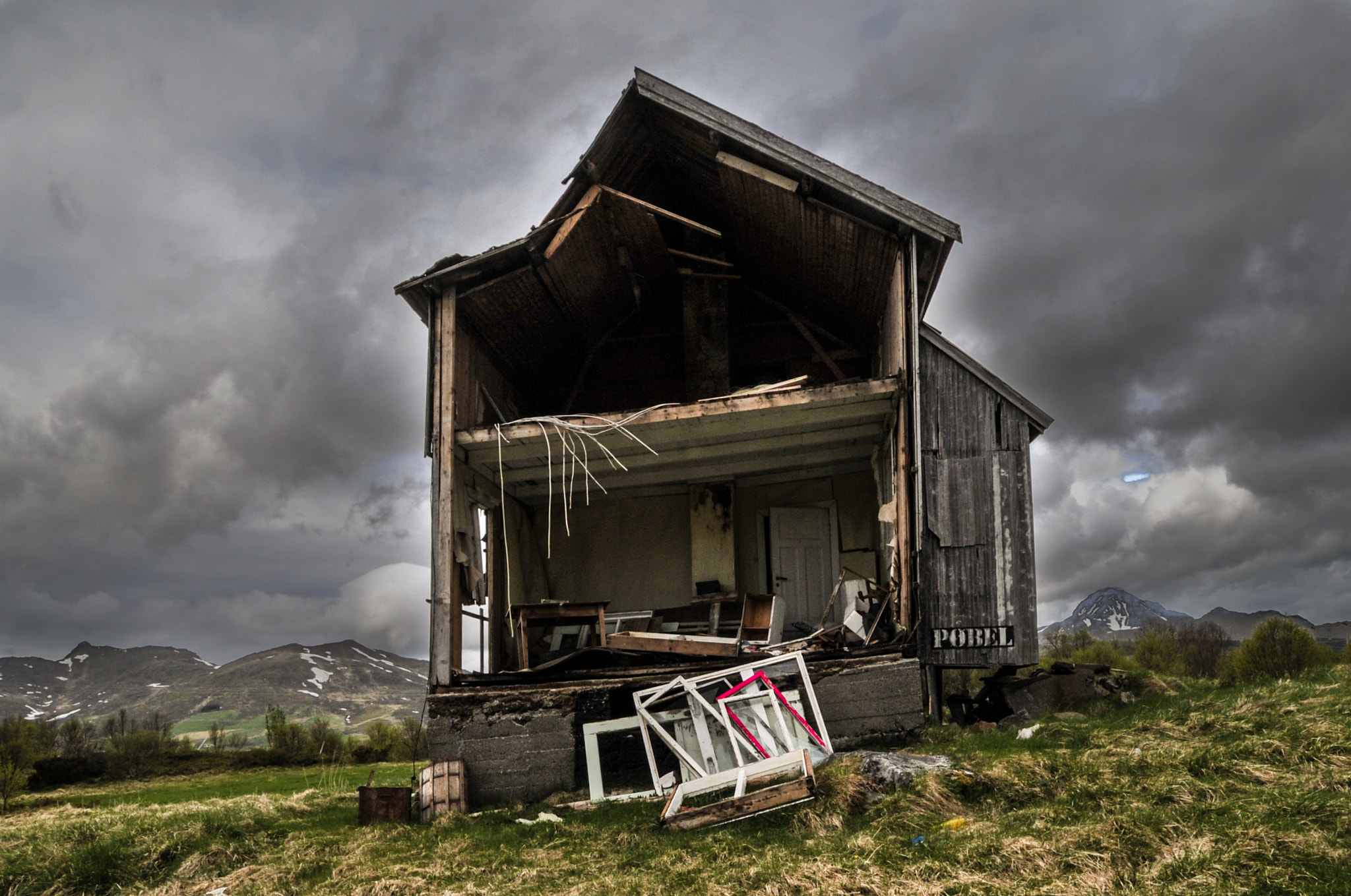 Nikon D3S + Sigma 17-70mm F2.8-4 DC Macro OS HSM sample photo. After the storm  /lofoten photography