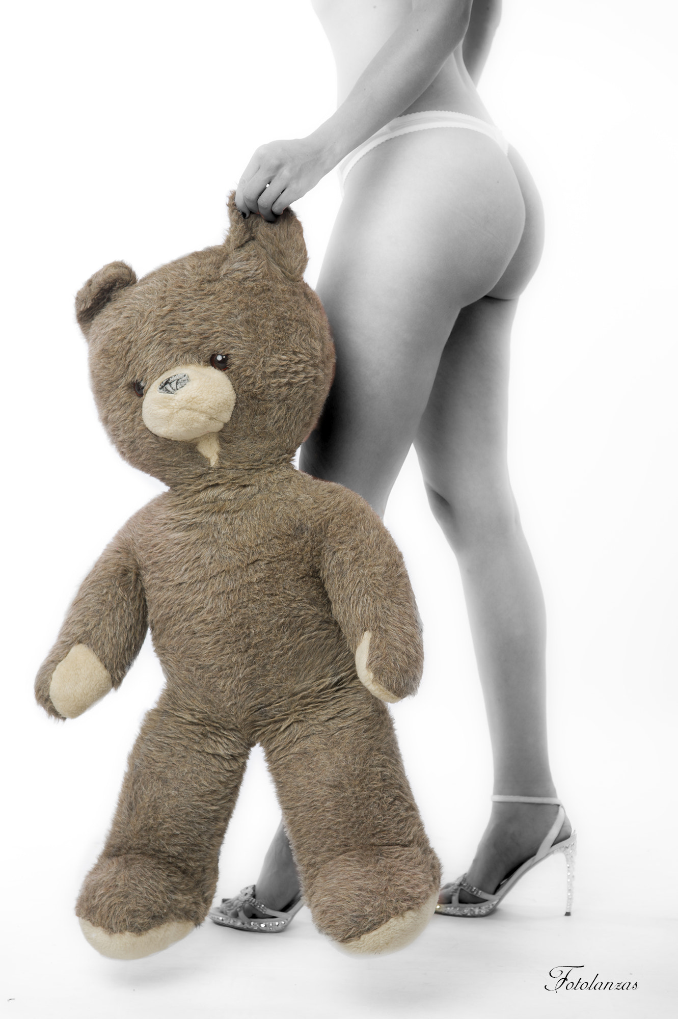 Nikon AF-S Nikkor 24-120mm F4G ED VR sample photo. Lady and teddy photography
