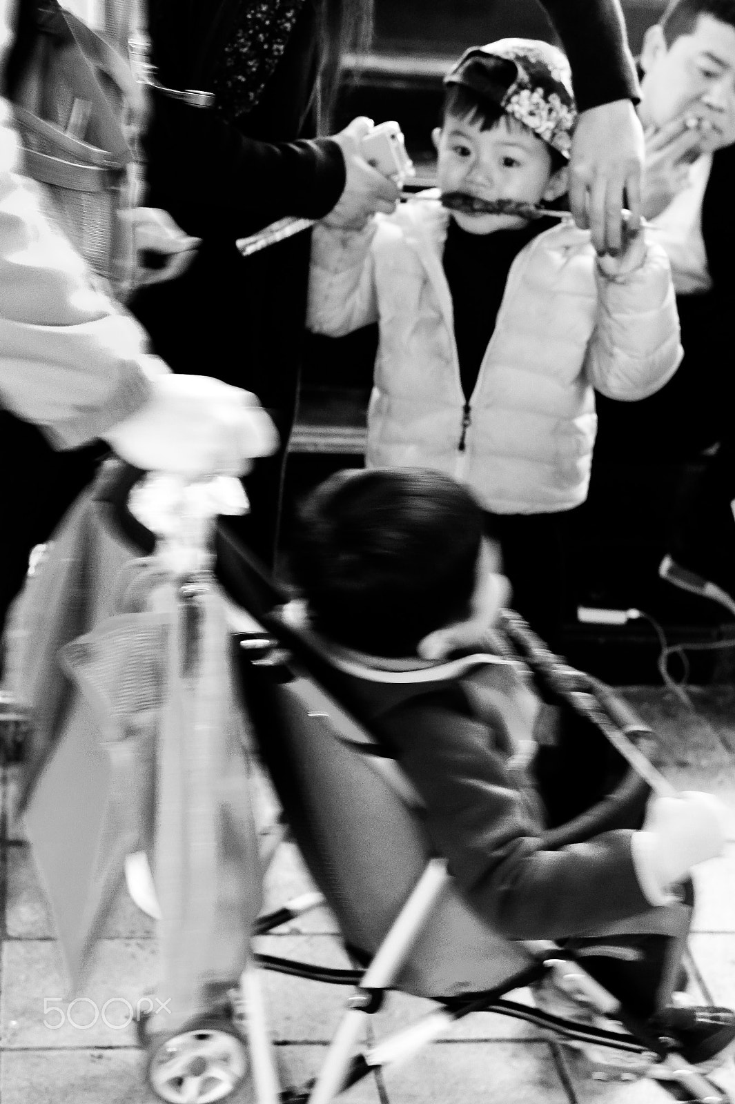 Sigma 50mm F1.4 DG HSM Art sample photo. The road to eat roast string of children photography