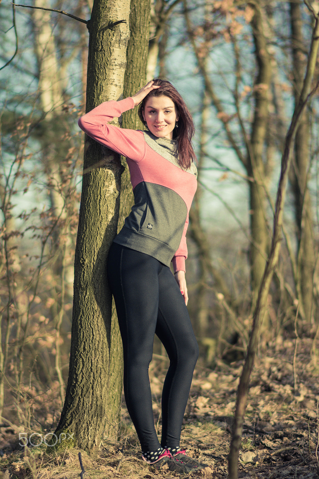 Nikon D7200 + Nikon AF-S Nikkor 85mm F1.8G sample photo. Girl in the forest photography