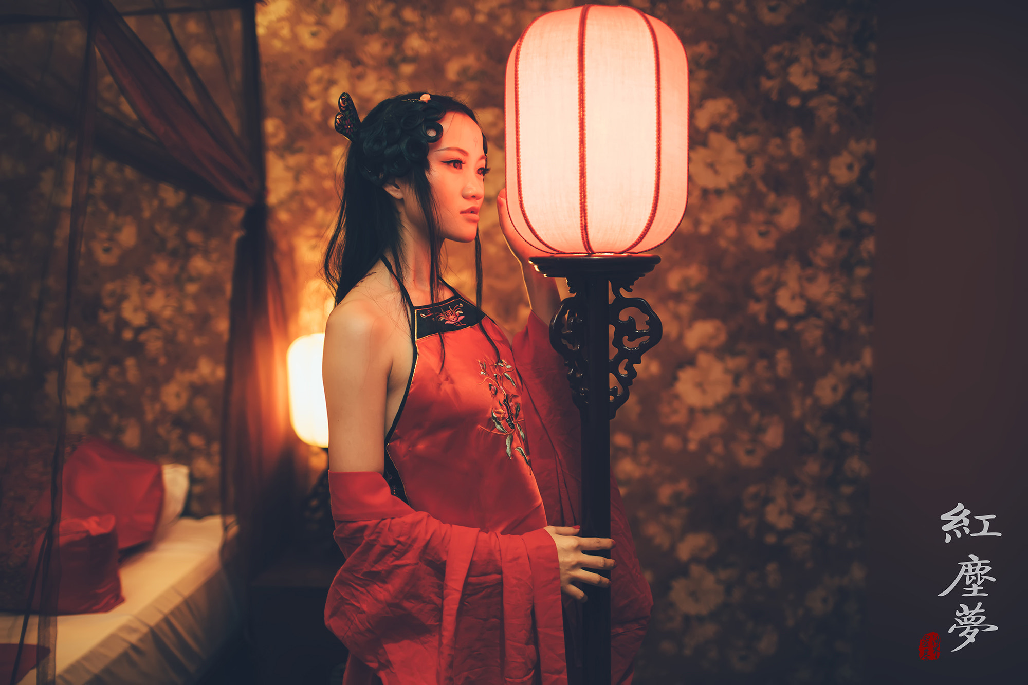 Canon EF 35mm F1.4L USM sample photo. 紅塵夢 photography