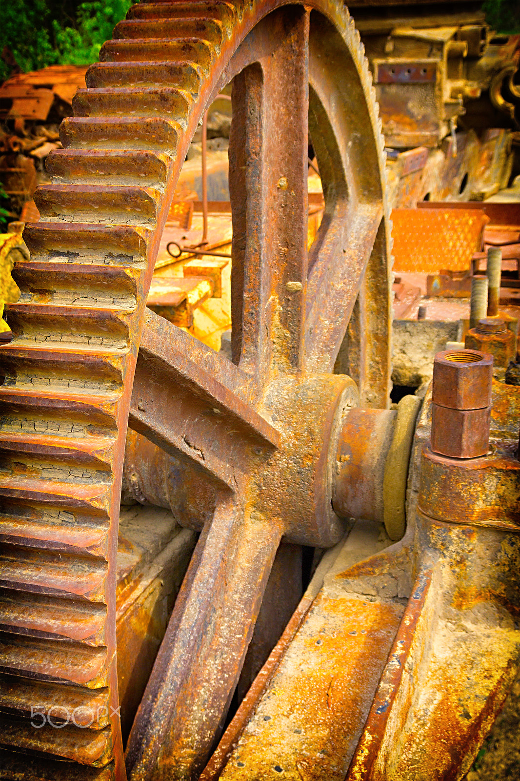 Canon EOS 60D sample photo. Old mechanical gears photography