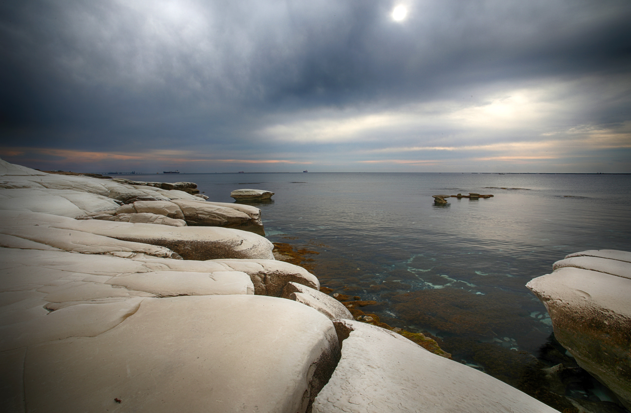 Canon EF 17-40mm F4L USM sample photo. White stones photography