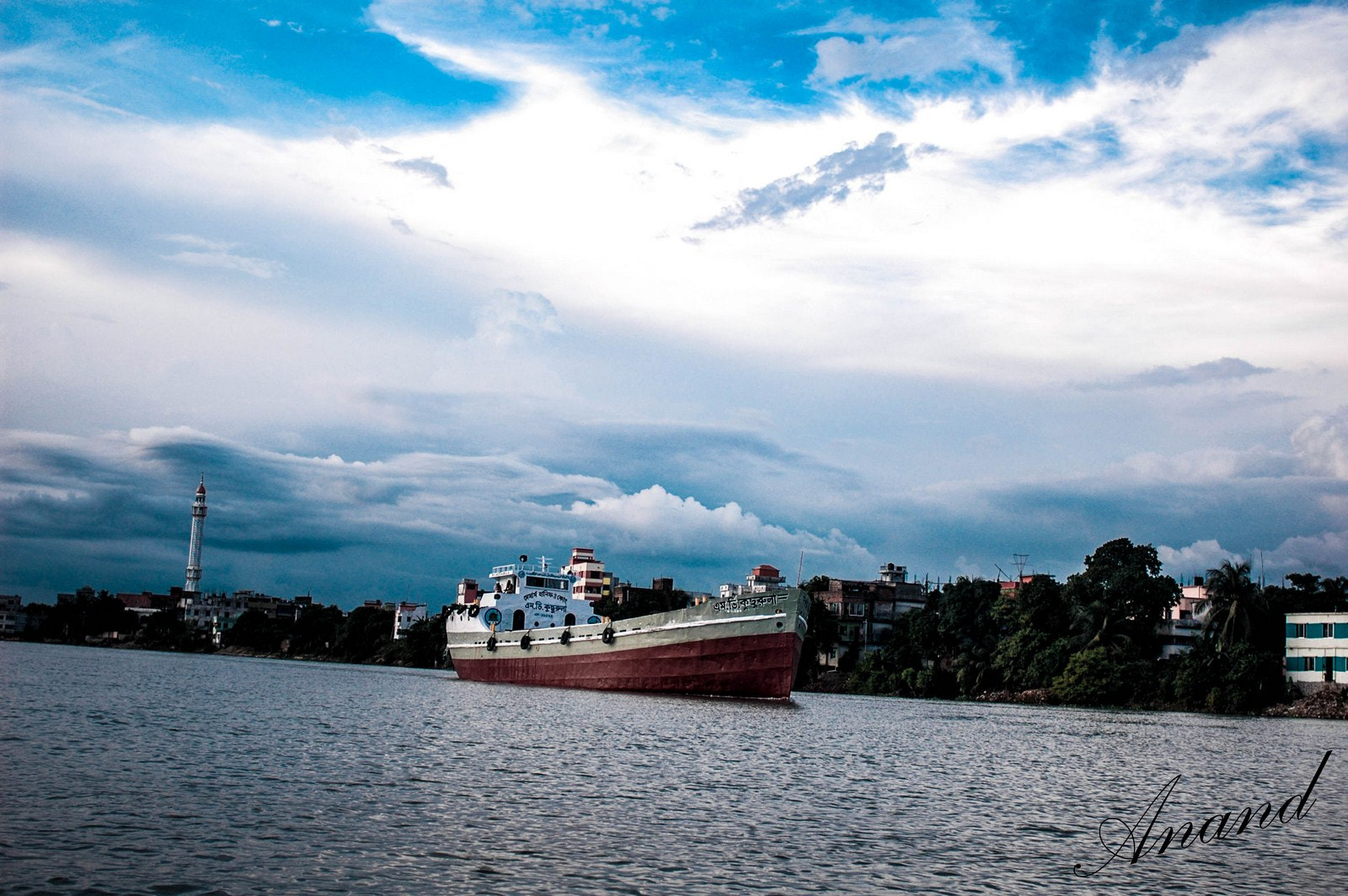 Nikon AF Nikkor 28mm F2.8D sample photo. River life photography