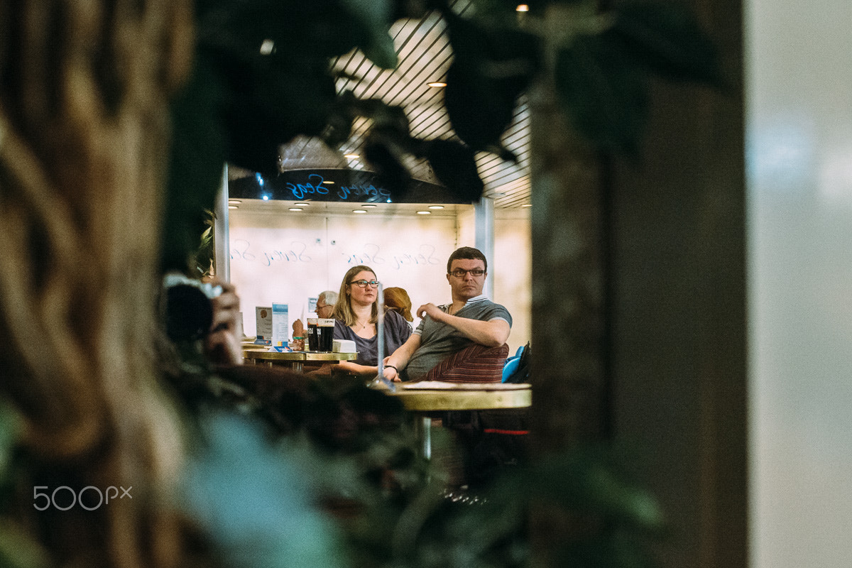 Nikon Df + Nikon AF-S Nikkor 50mm F1.8G sample photo. About life of vacationers photography