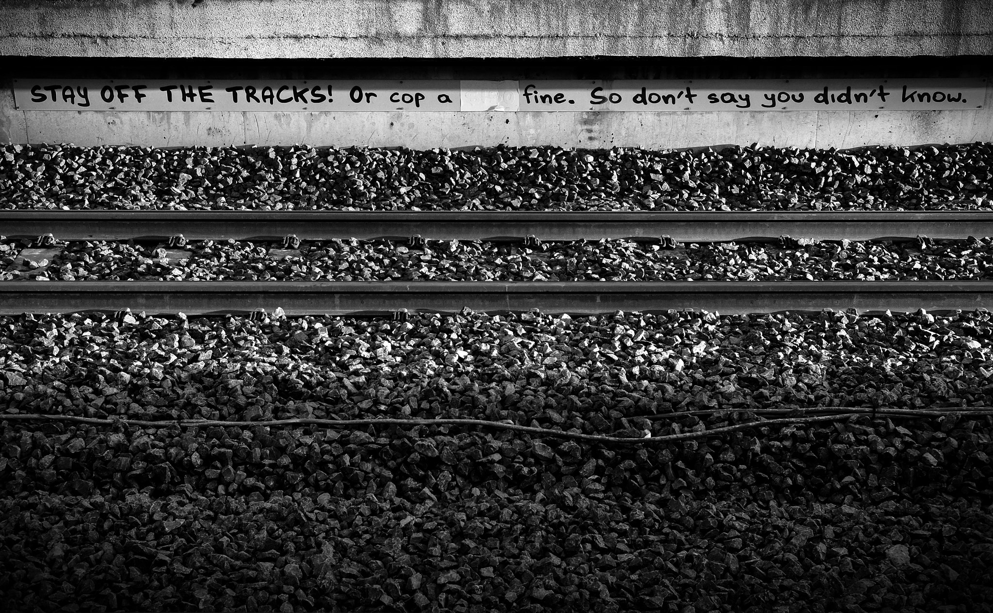 Fujifilm X-T10 + Fujifilm XF 35mm F2 R WR sample photo. Track warning photography