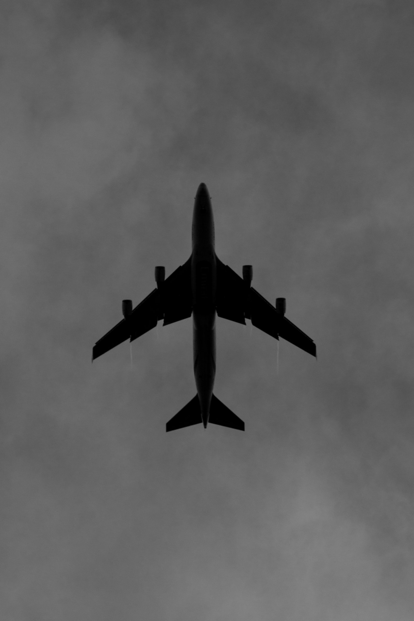 Canon EOS 1200D (EOS Rebel T5 / EOS Kiss X70 / EOS Hi) + Canon EF 50mm F1.8 II sample photo. Plane overhead photography