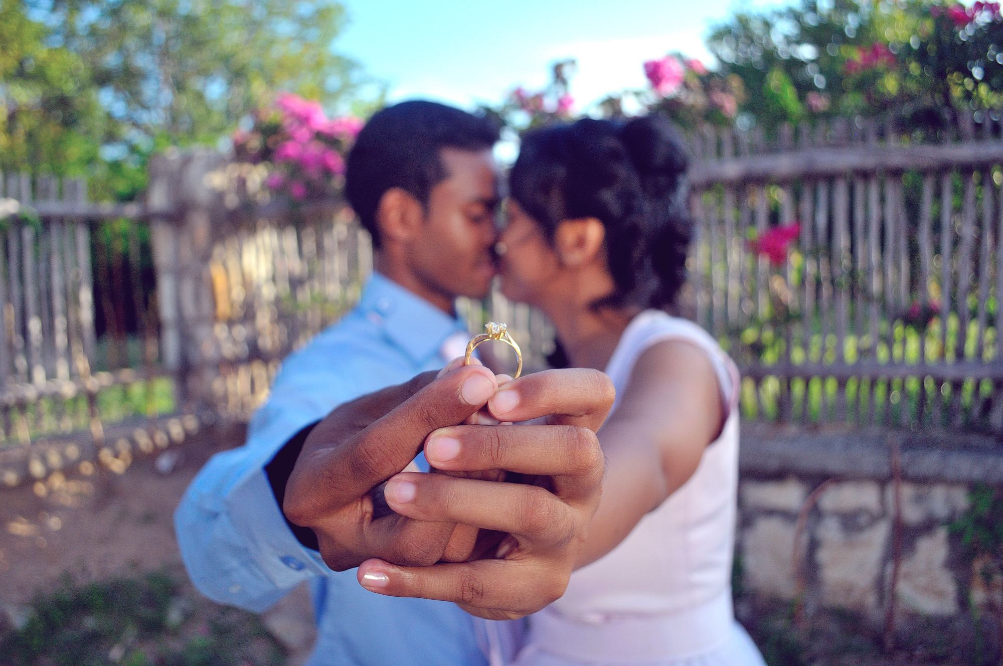 Nikon D300 sample photo. Engaged photography