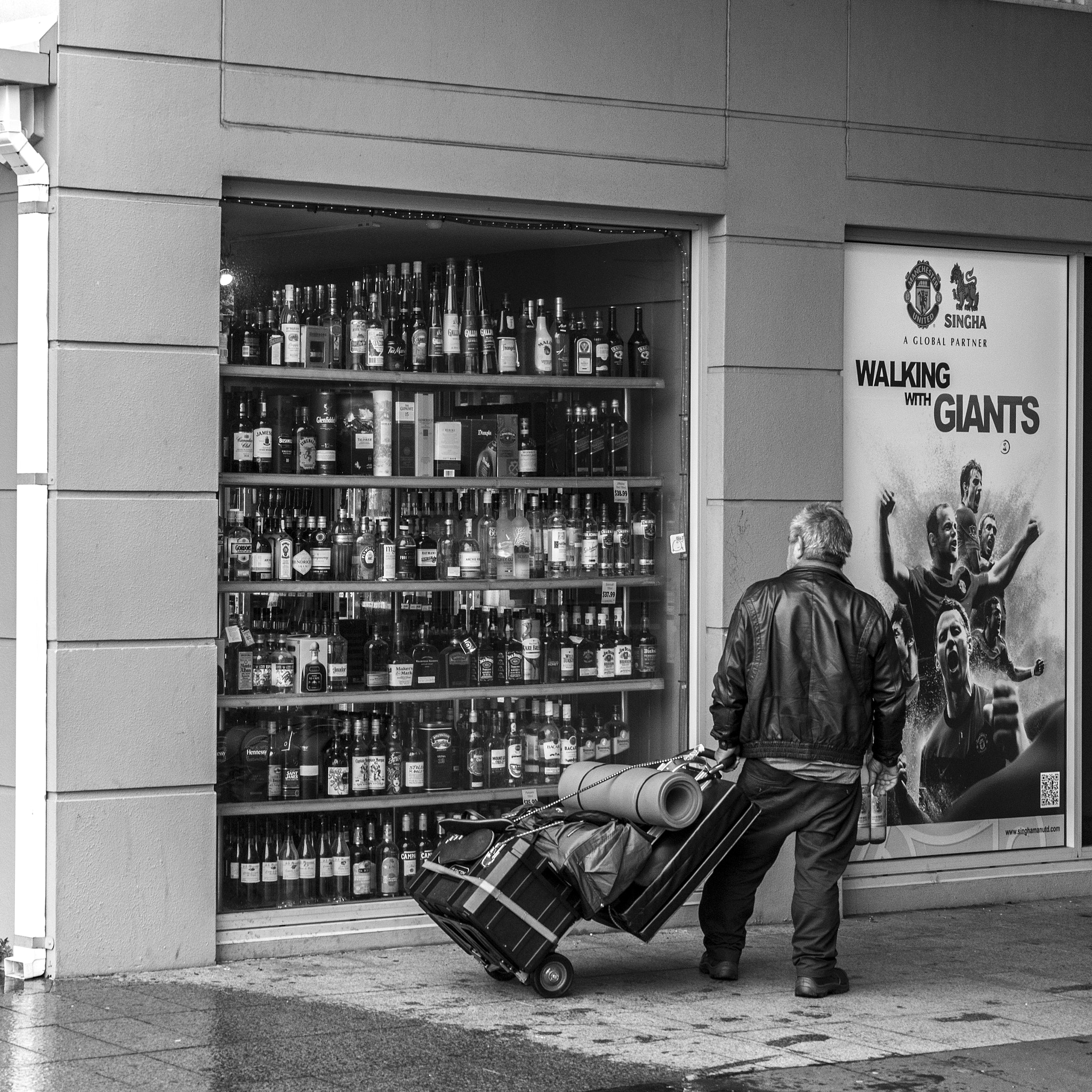 Sony a7R sample photo. Liquor shop photography