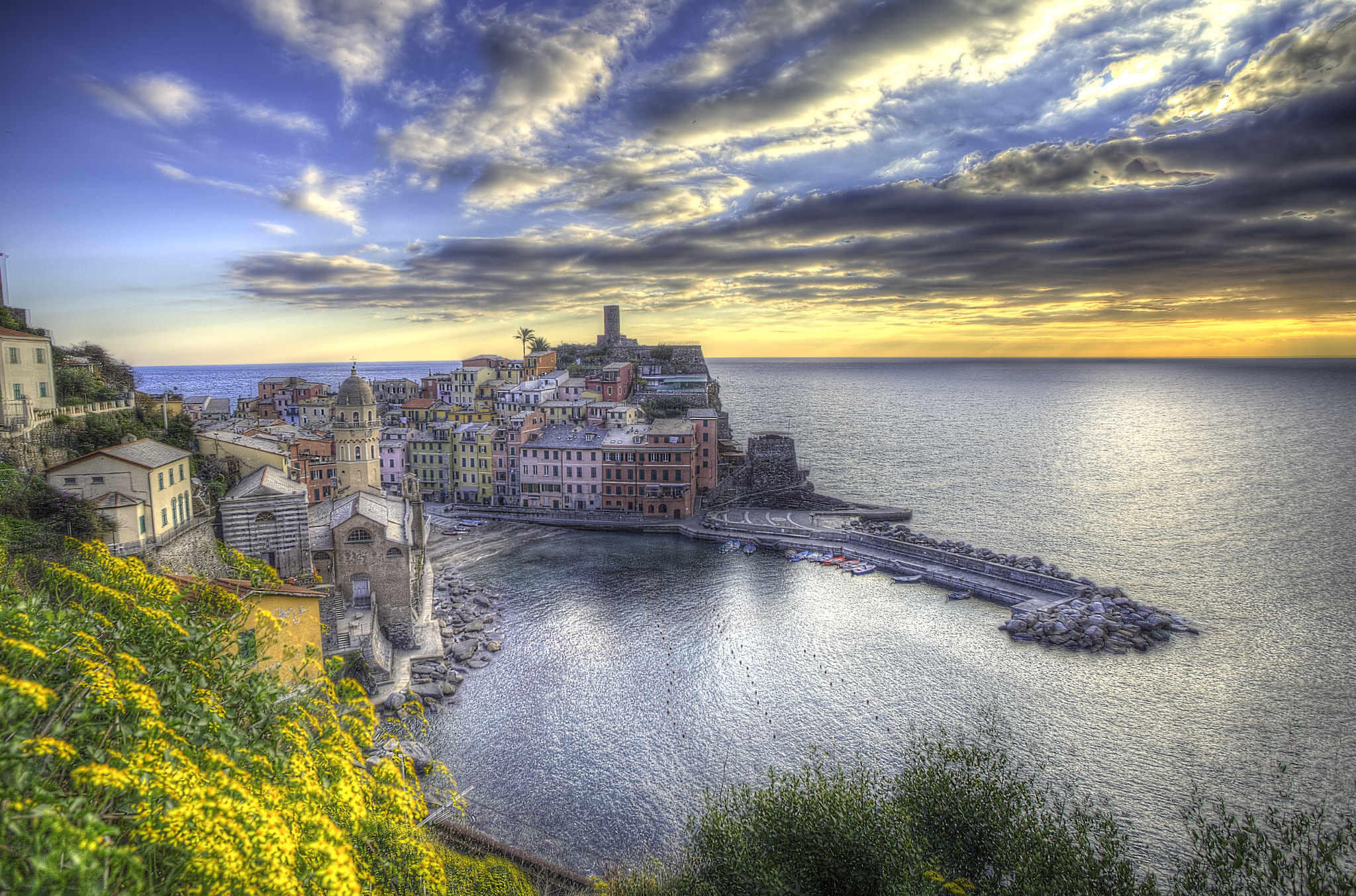 Canon EF 17-35mm f/2.8L sample photo. Vernazza photography