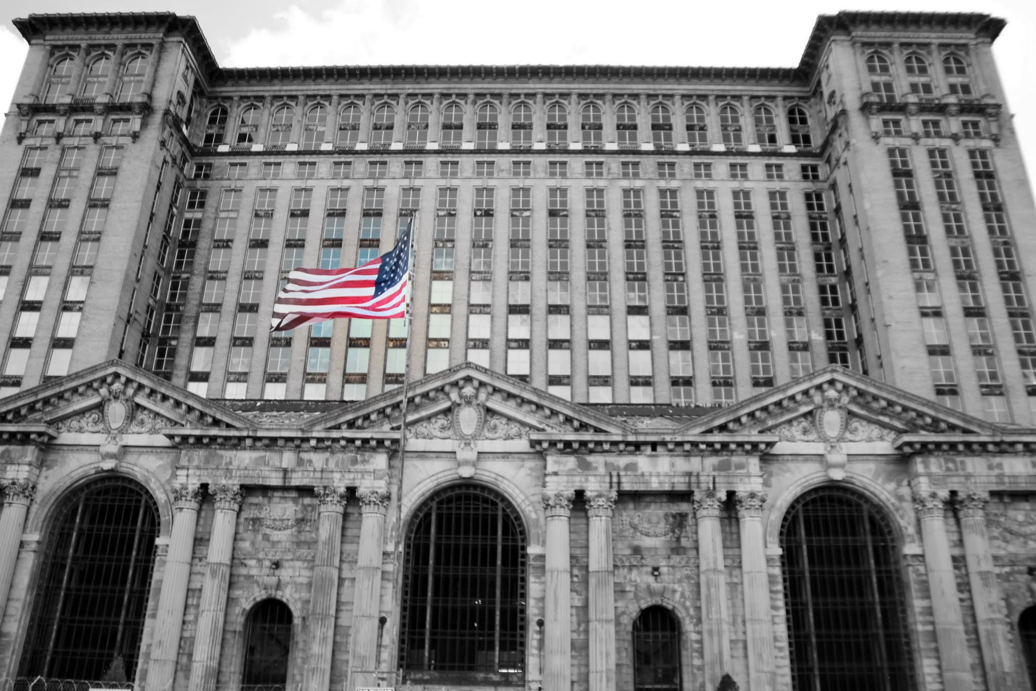 Sigma 17-70mm F2.8-4 DC Macro OS HSM sample photo. Facing central station detroit michigan - huge abandoned building photography