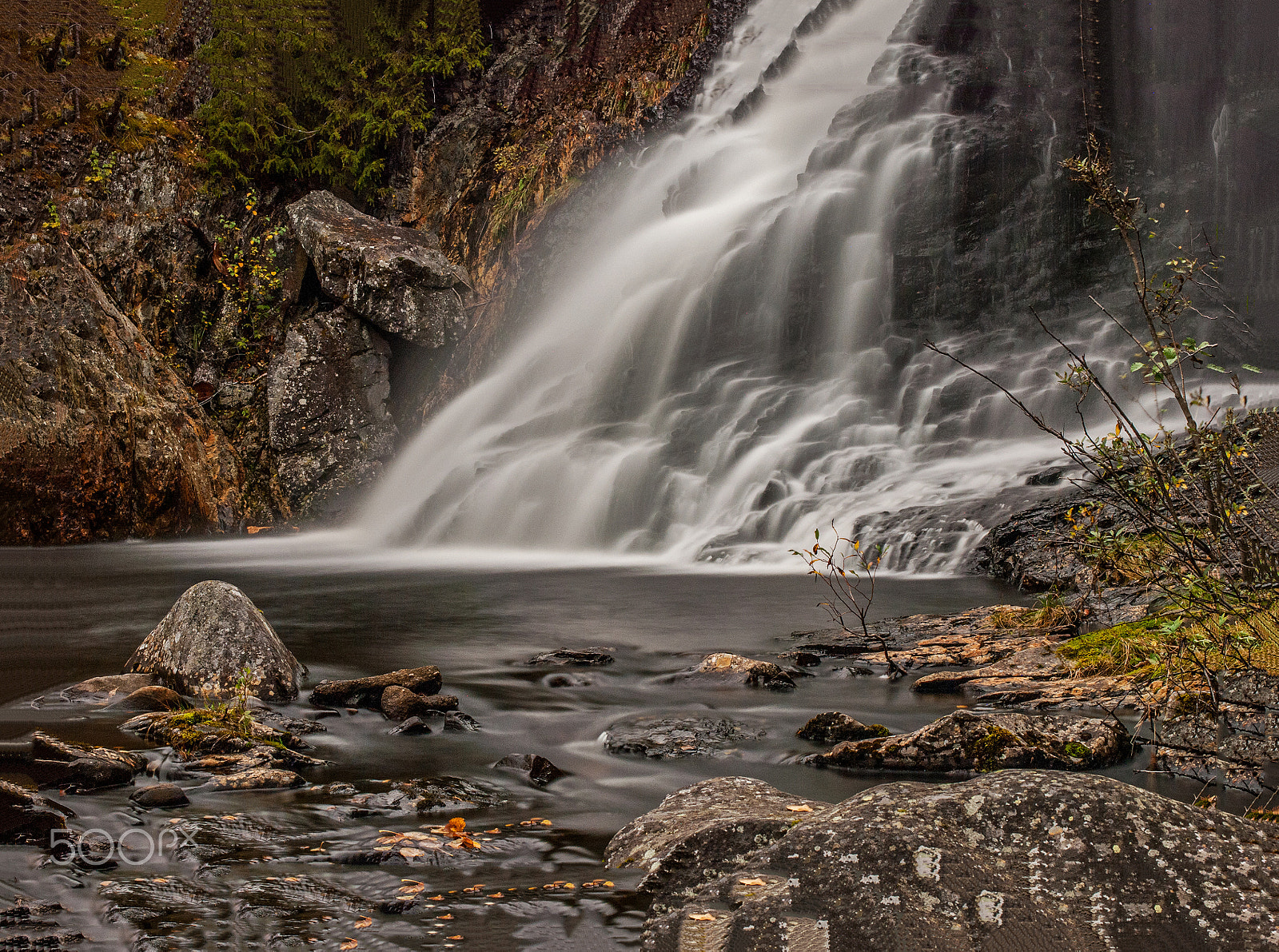 Nikon D80 + Nikon AF-S Nikkor 50mm F1.4G sample photo. Waterfall photography