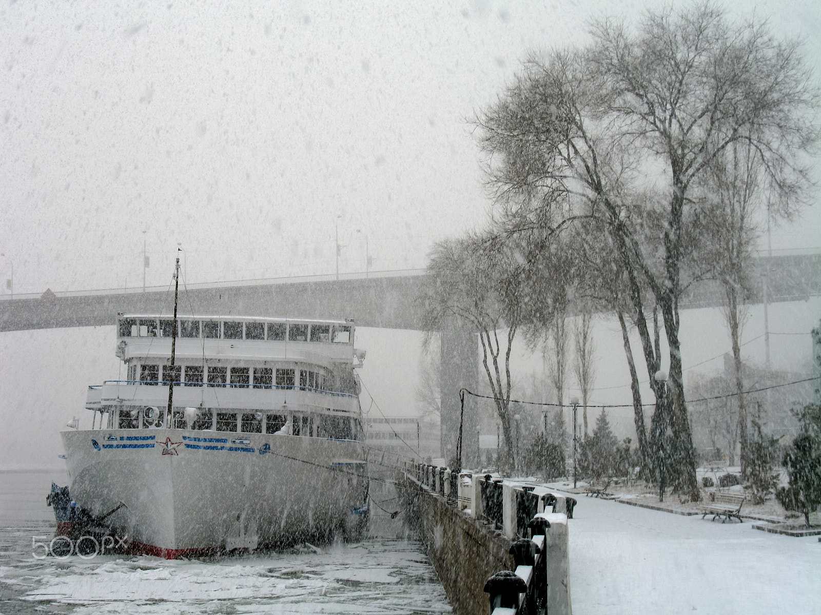 Canon POWERSHOT A620 sample photo. Snow storm in rostov-on-don. photography