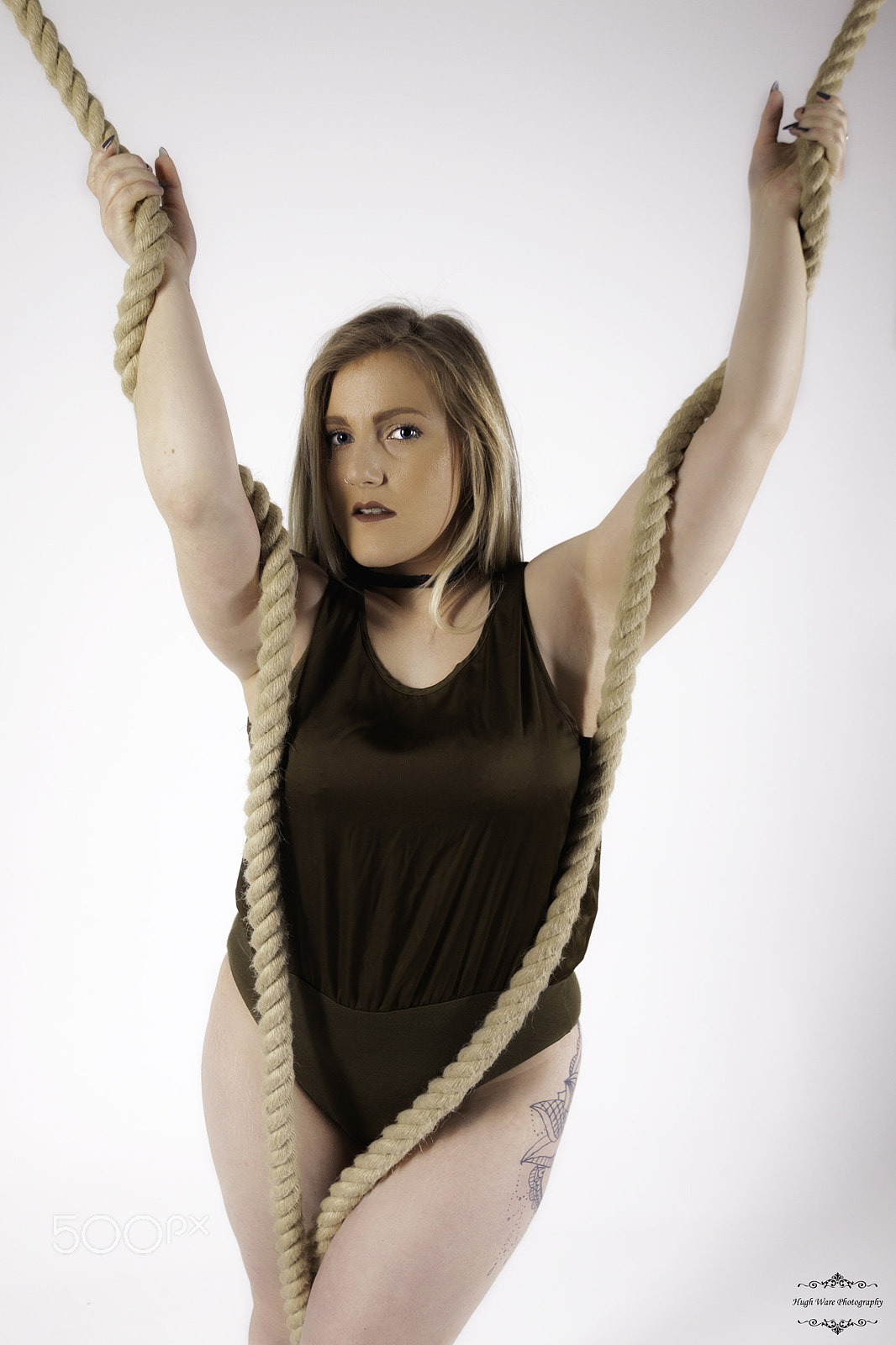 Canon EF-S 18-200mm F3.5-5.6 IS sample photo. Nikki........ hanging  around ! photography