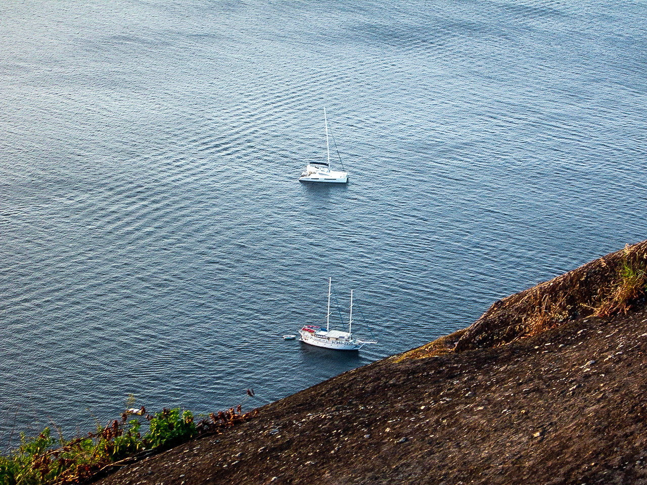 Canon PowerShot A2500 sample photo. Boats on bay photography