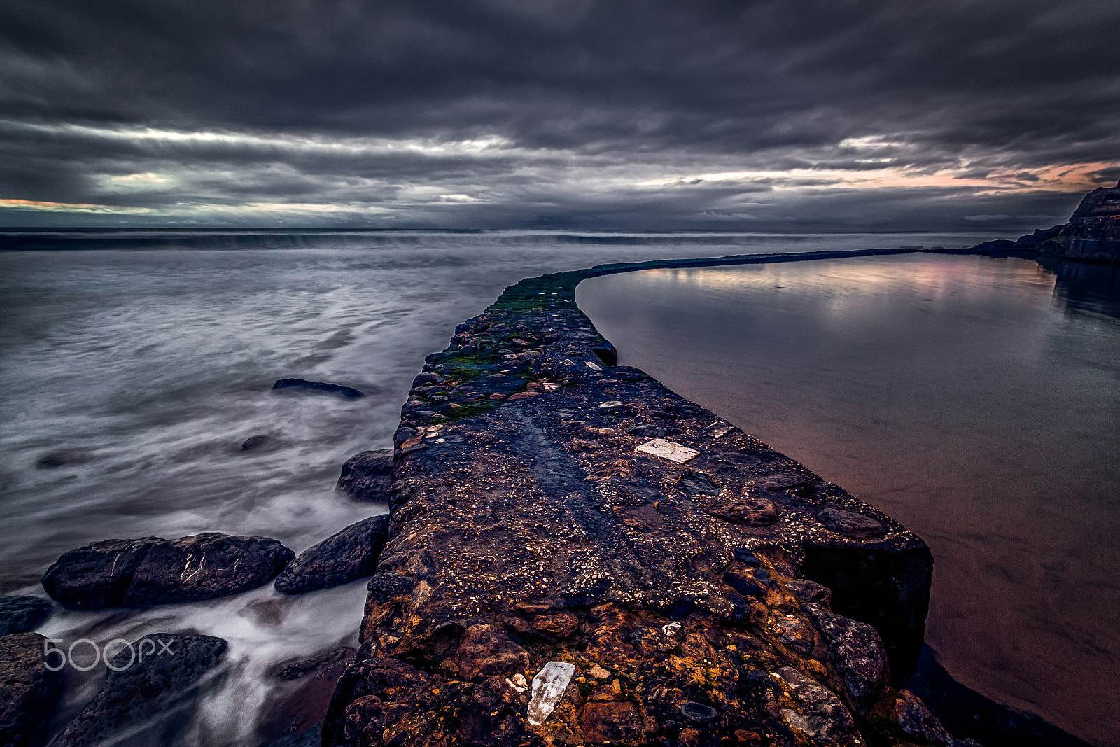 Canon EOS 7D + Sigma 10-20mm F4-5.6 EX DC HSM sample photo. Piscina photography