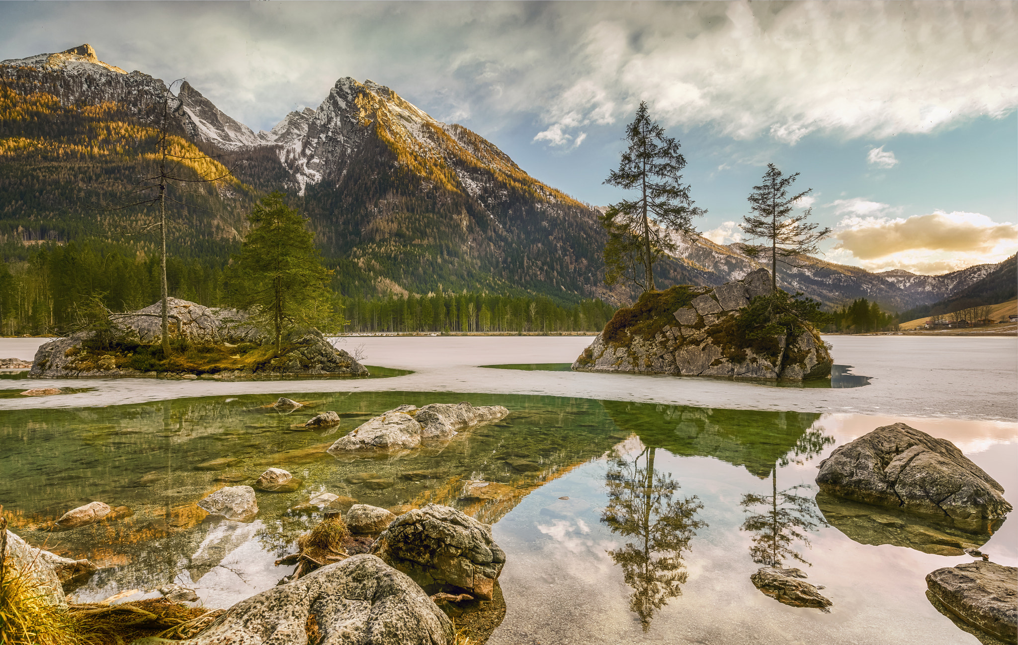 Canon EF 16-35mm F4L IS USM sample photo. Classical image of a romantic mountain lake photography