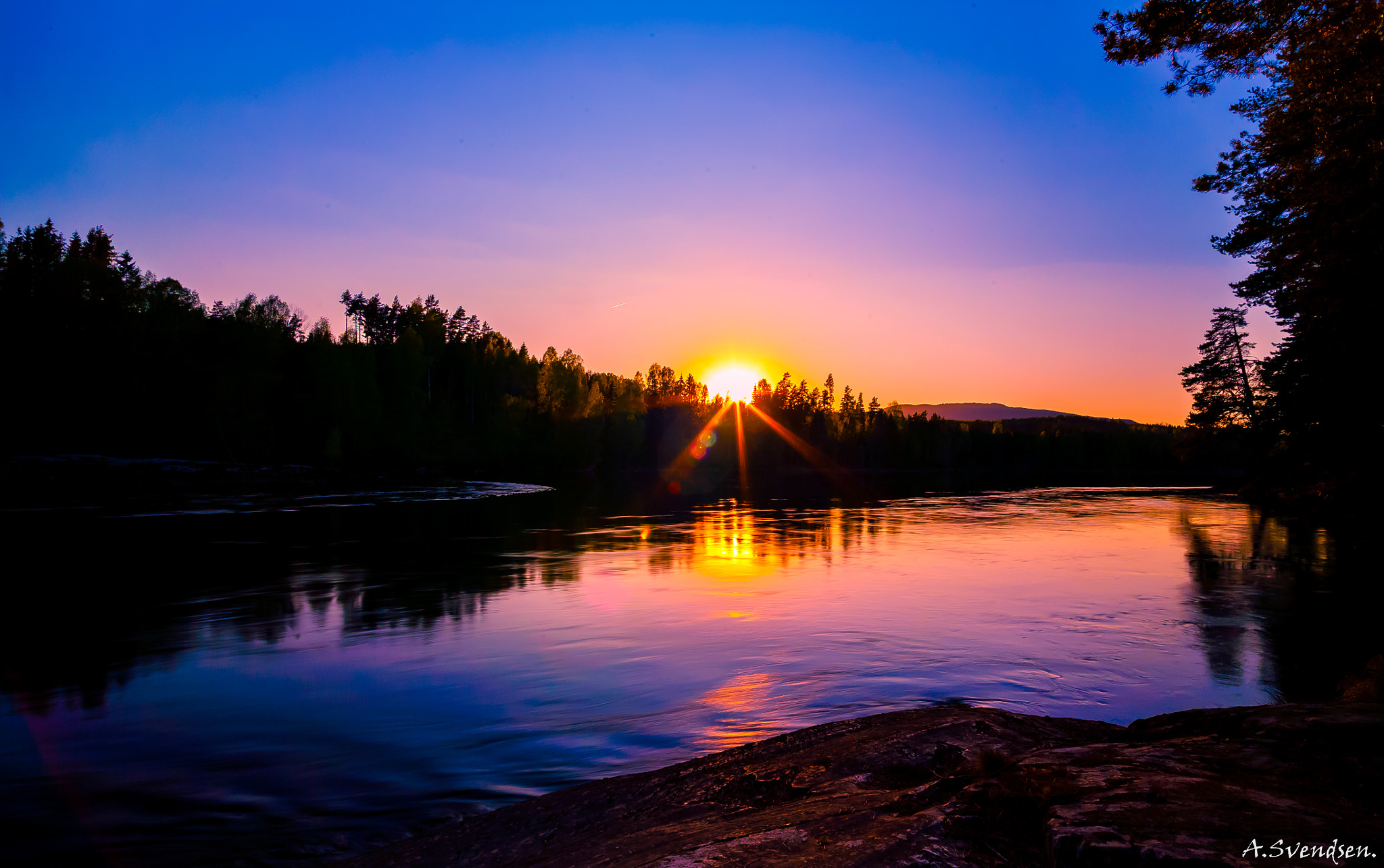 Sigma 17-35mm f/2.8-4 EX DG Aspherical HSM sample photo. Sunset at river :-) photography