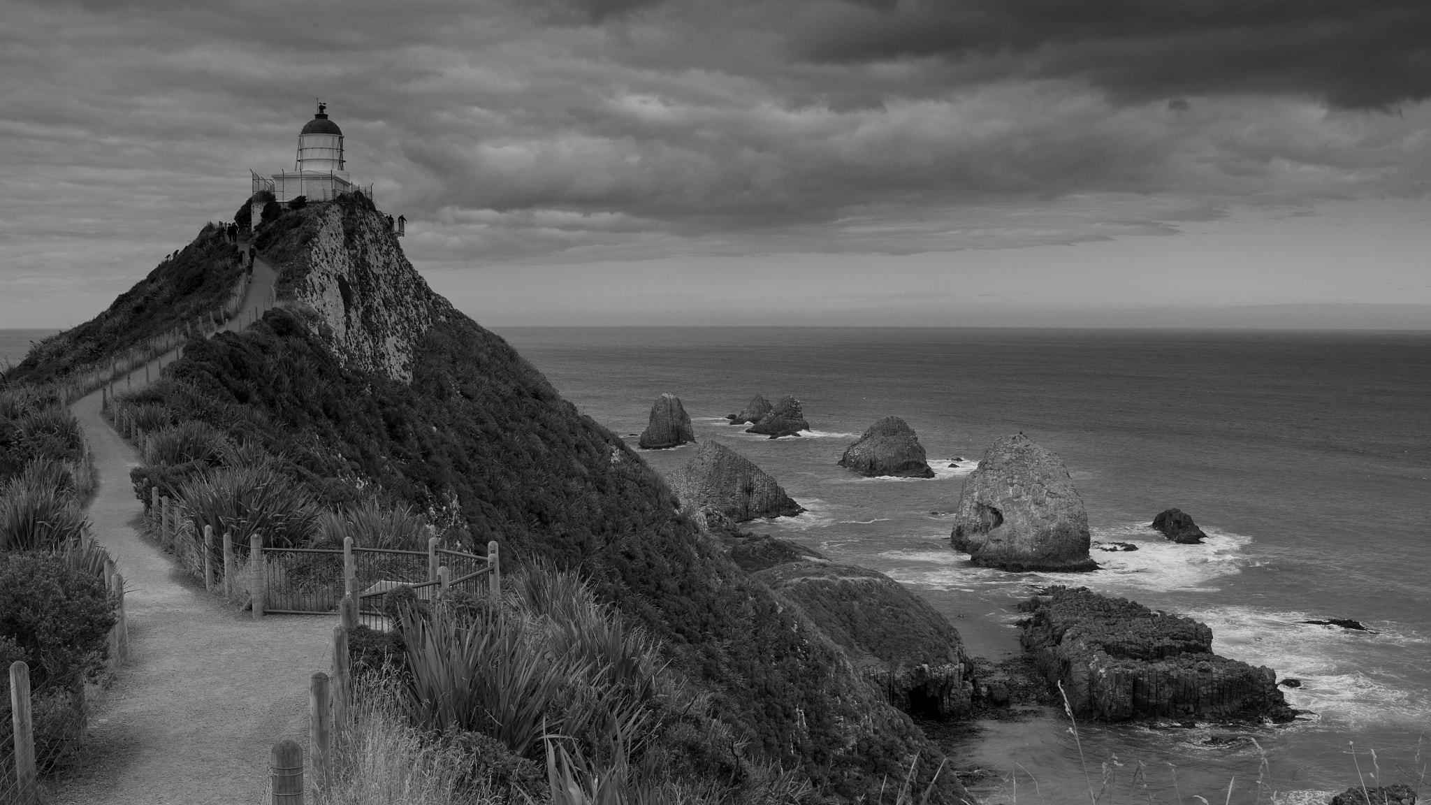 Canon EOS 100D (EOS Rebel SL1 / EOS Kiss X7) + Canon EF-S 24mm F2.8 STM sample photo. Nugget point lighthouse photography