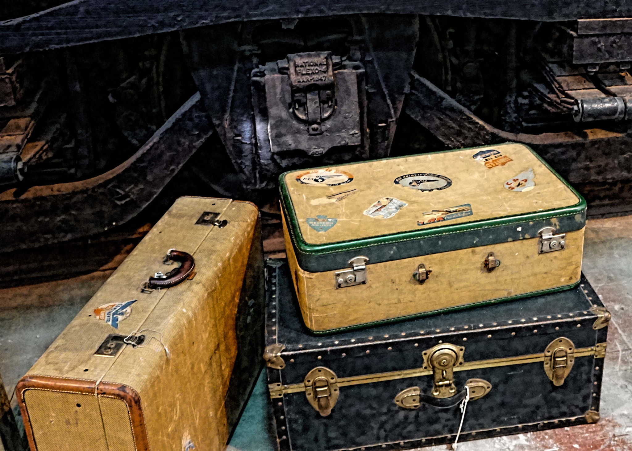 Sony a6000 + Sony E 18-55mm F3.5-5.6 OSS sample photo. Lost luggage (since 1940) photography