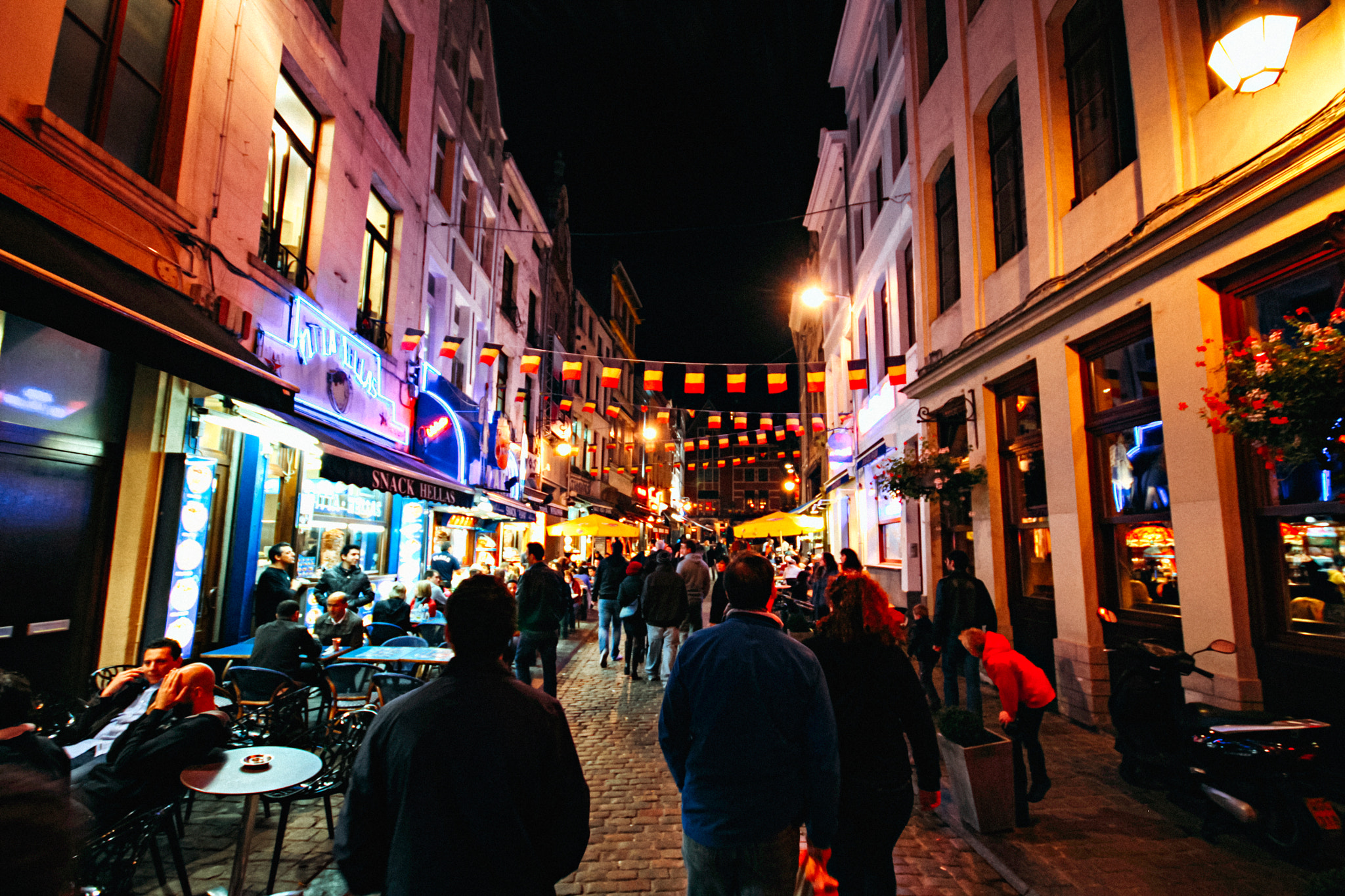 Canon EOS 7D + Sigma 10-20mm F4-5.6 EX DC HSM sample photo. Nightlife, bruxelles 2011! photography