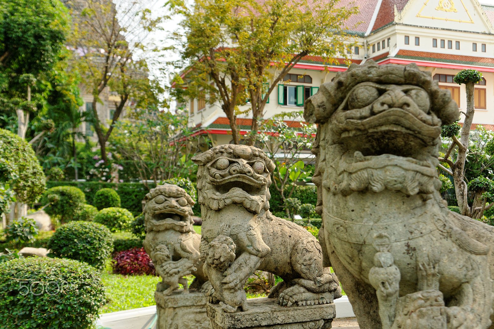 Nikon D700 sample photo. Wat arun garden statues photography