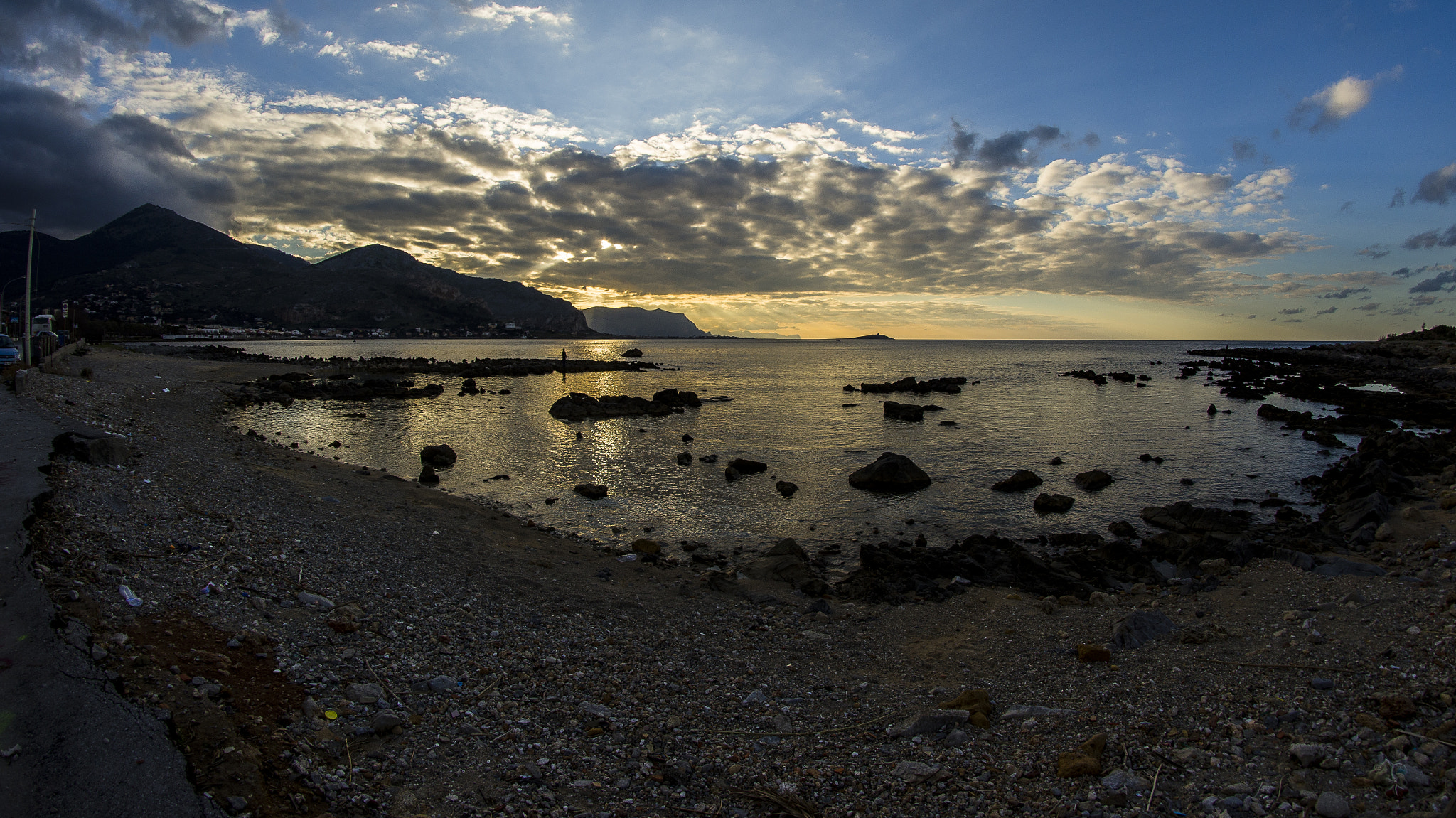 Nikon D7000 + Samyang 8mm F3.5 Aspherical IF MC Fisheye sample photo. Tramonto angolare photography