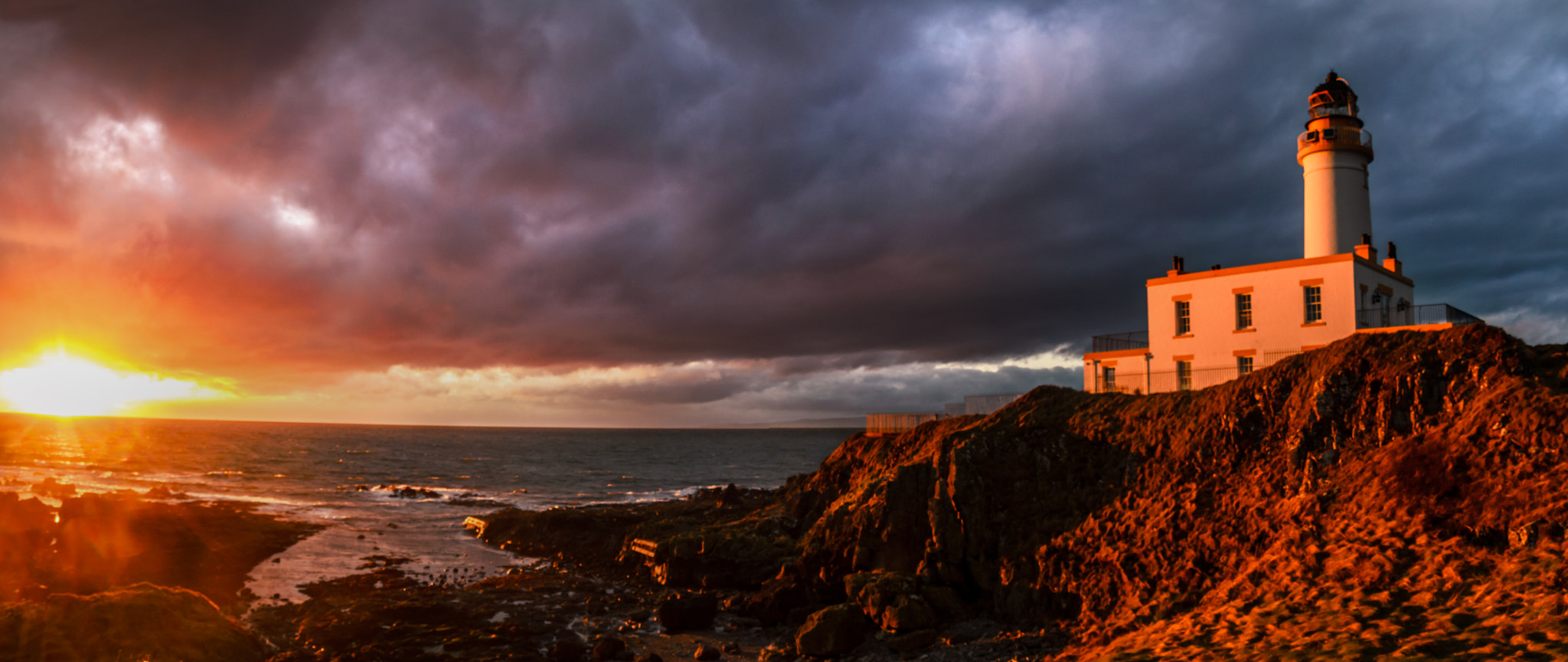 Samyang 14mm F2.8 ED AS IF UMC sample photo. Turnberry lighthouse @ sunset photography