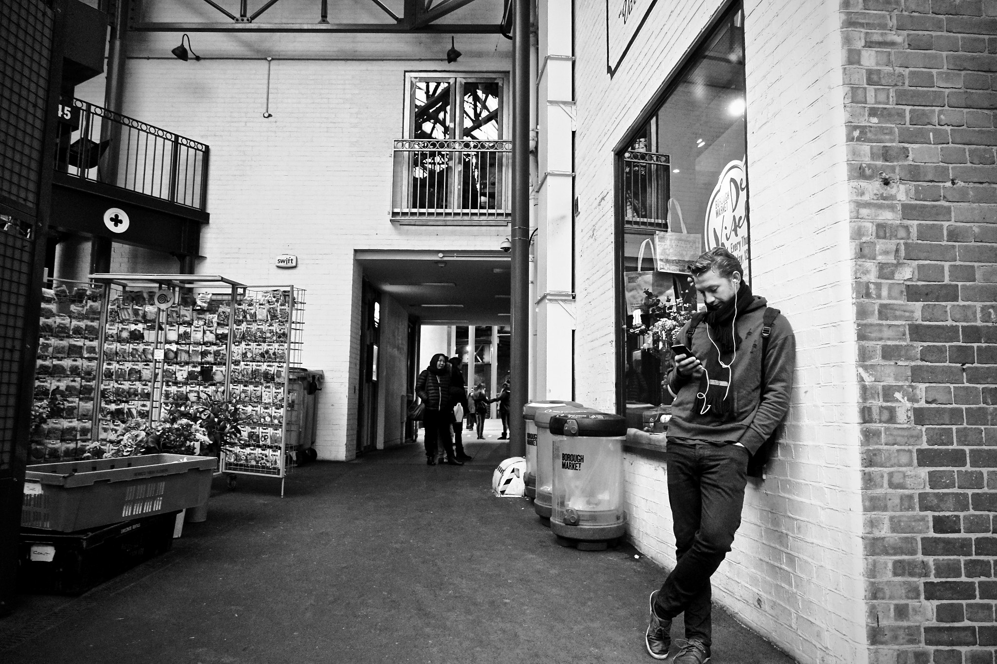 Sony Cyber-shot DSC-RX100 IV + Sony 24-70mm F1.8-2.8 sample photo. Borough market, london, uk. photography