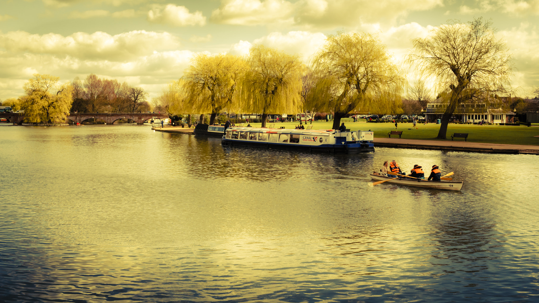 Canon EF-S 24mm F2.8 STM sample photo. Stratford upon avon xv photography