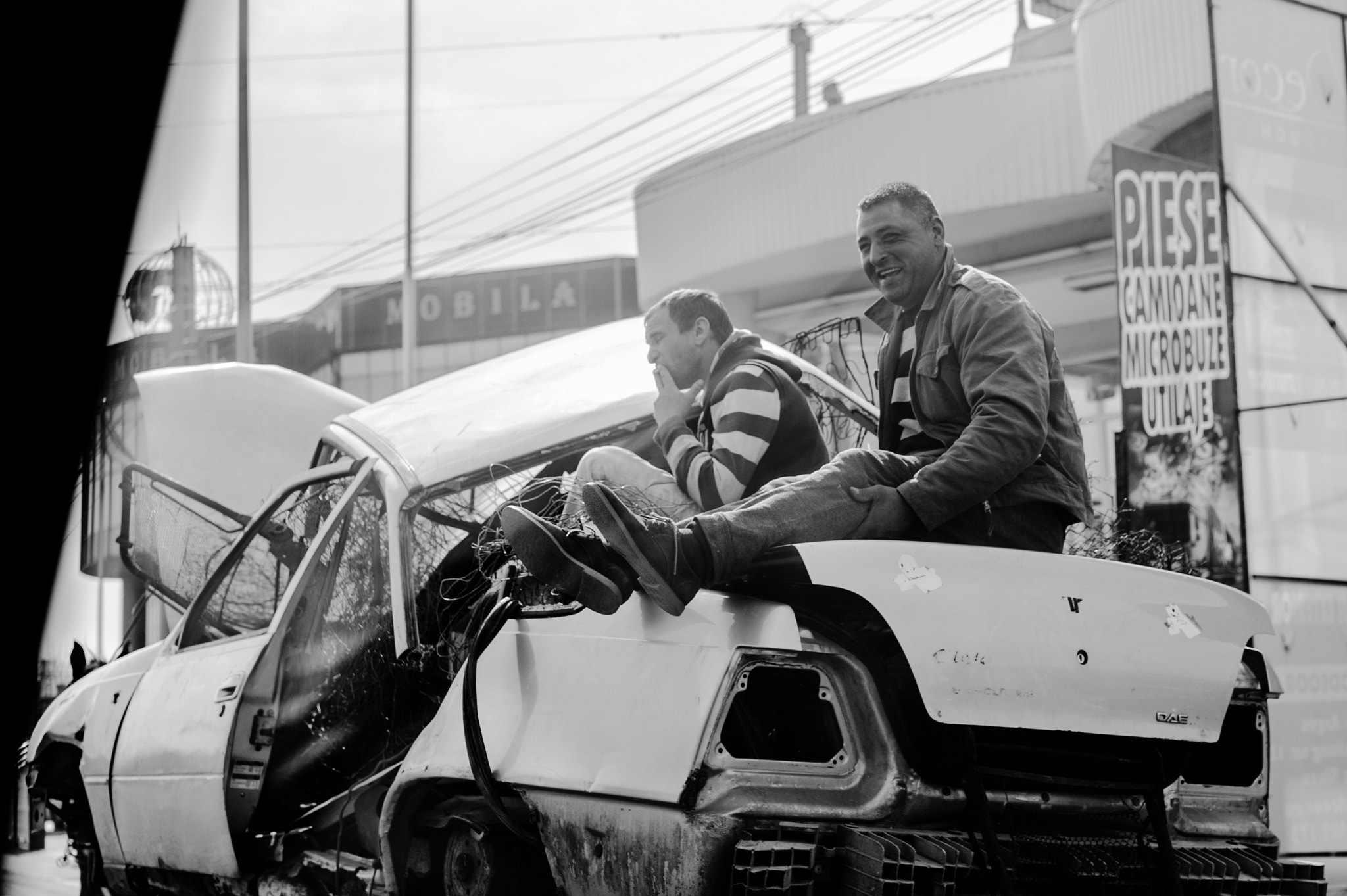 Sigma 50mm F1.4 DG HSM Art sample photo. Gipsies on road photography